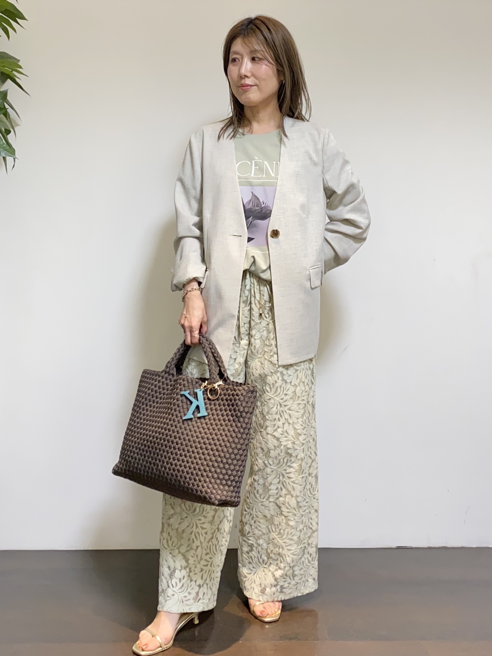 tomoさんの「UNTITLED｜【さらりと快適/セットアップ可/UV/接触冷感】スラブカラーレスジャケット」を使ったコーディネート
