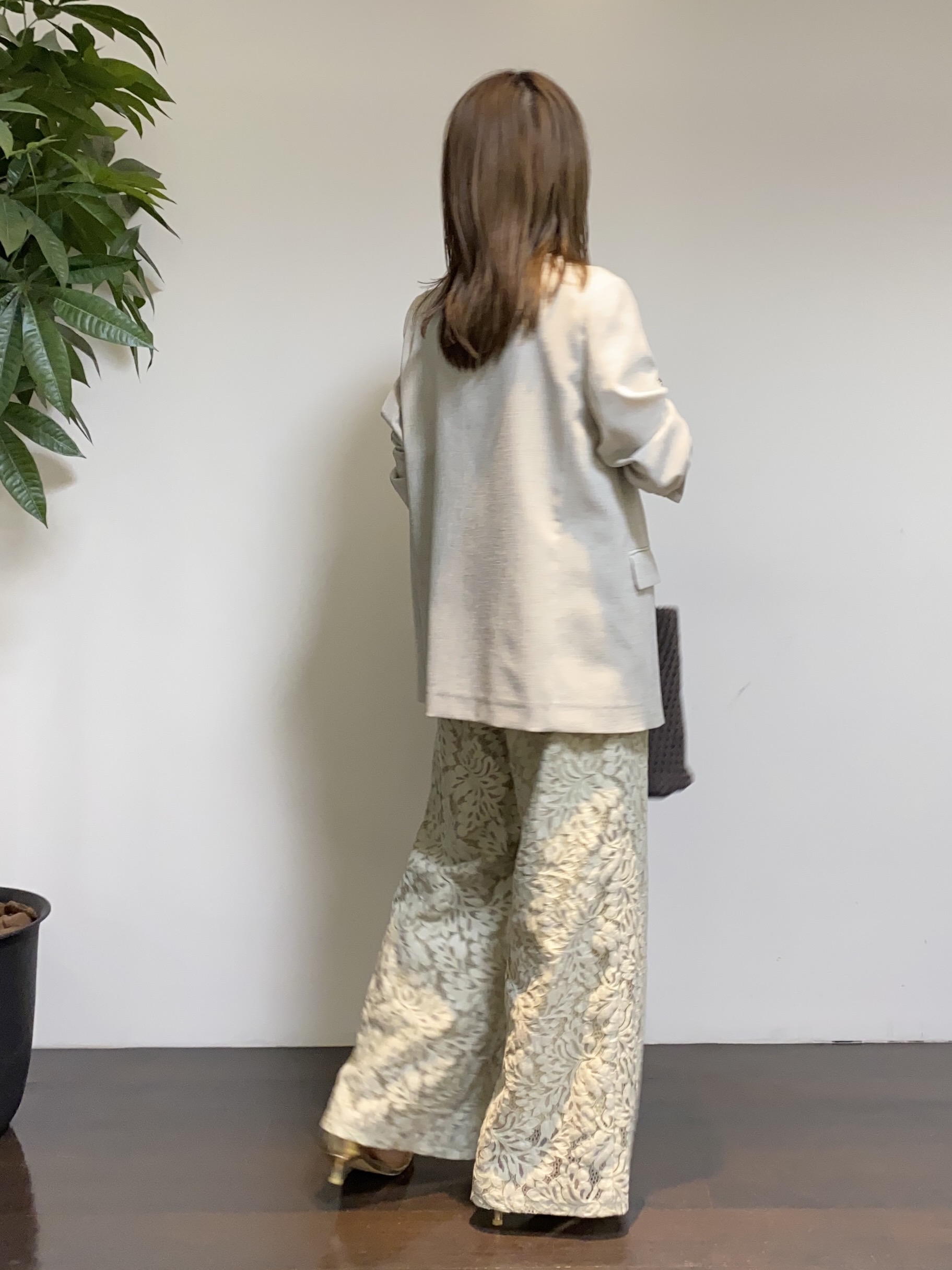 tomoさんの「UNTITLED｜【さらりと快適/セットアップ可/UV/接触冷感】スラブカラーレスジャケット」を使ったコーディネート