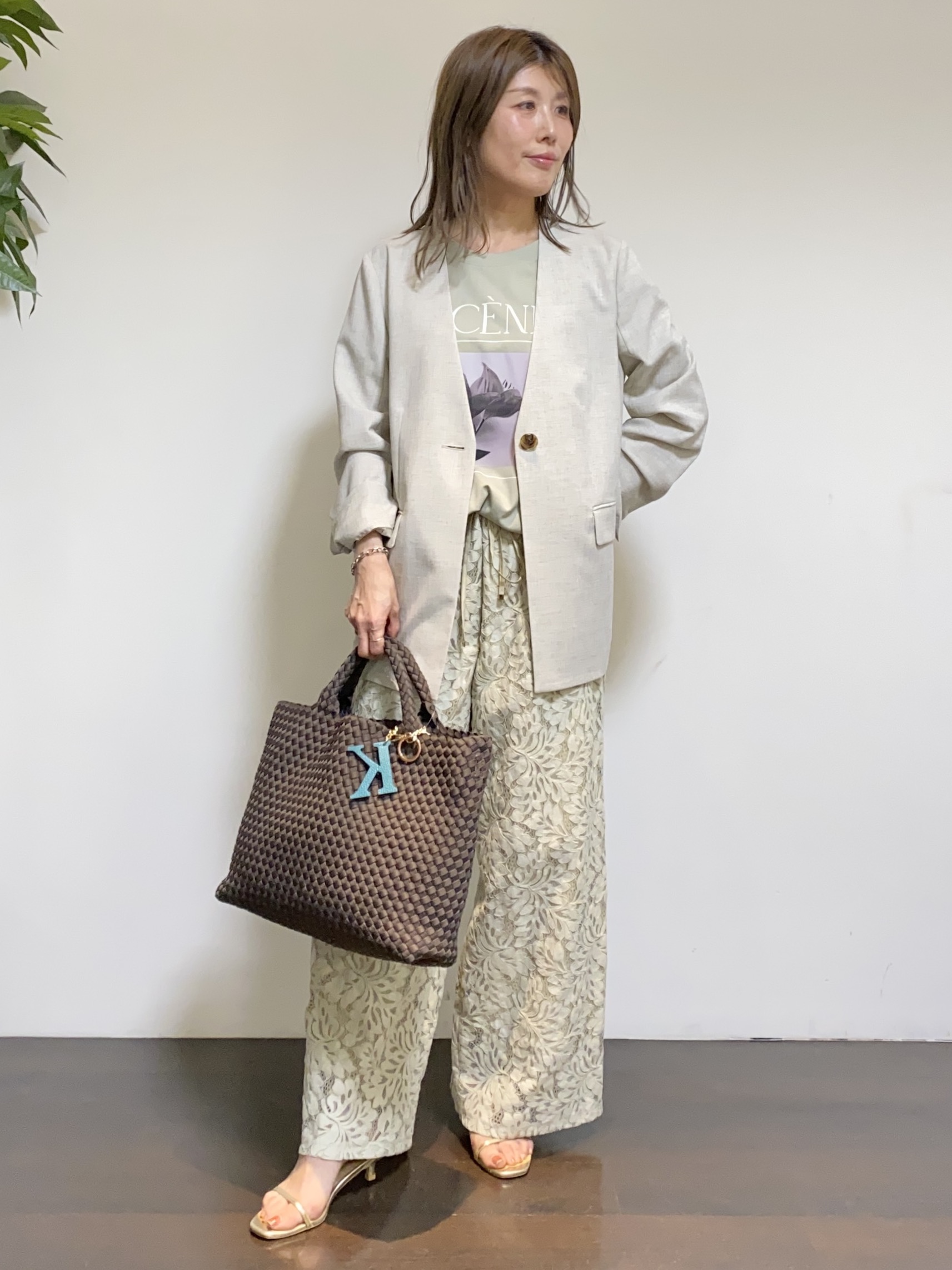 tomoさんの「UNTITLED｜【さらりと快適/セットアップ可/UV/接触冷感】スラブカラーレスジャケット」を使ったコーディネート