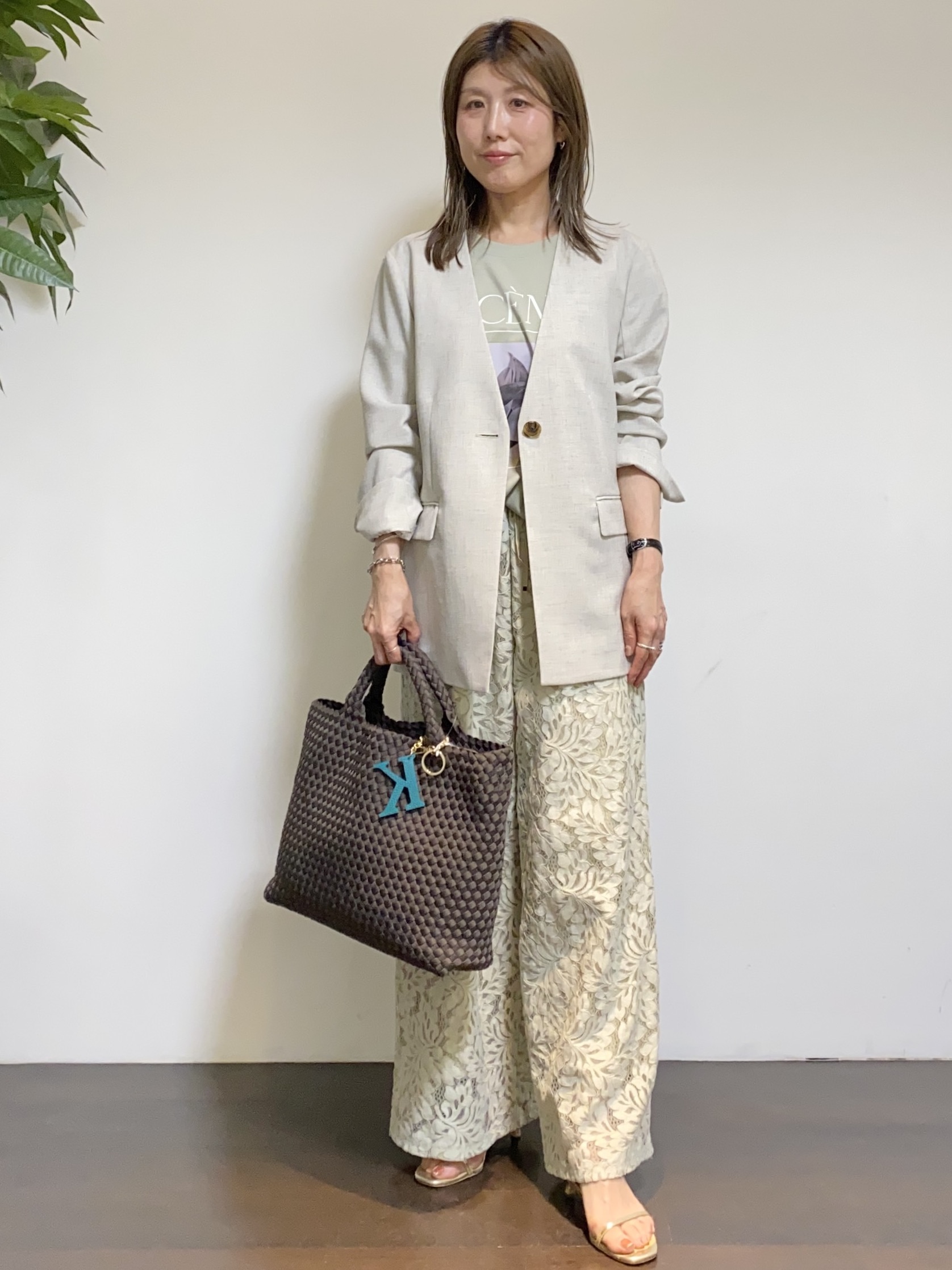 tomoさんの「UNTITLED｜【さらりと快適/セットアップ可/UV/接触冷感】スラブカラーレスジャケット」を使ったコーディネート