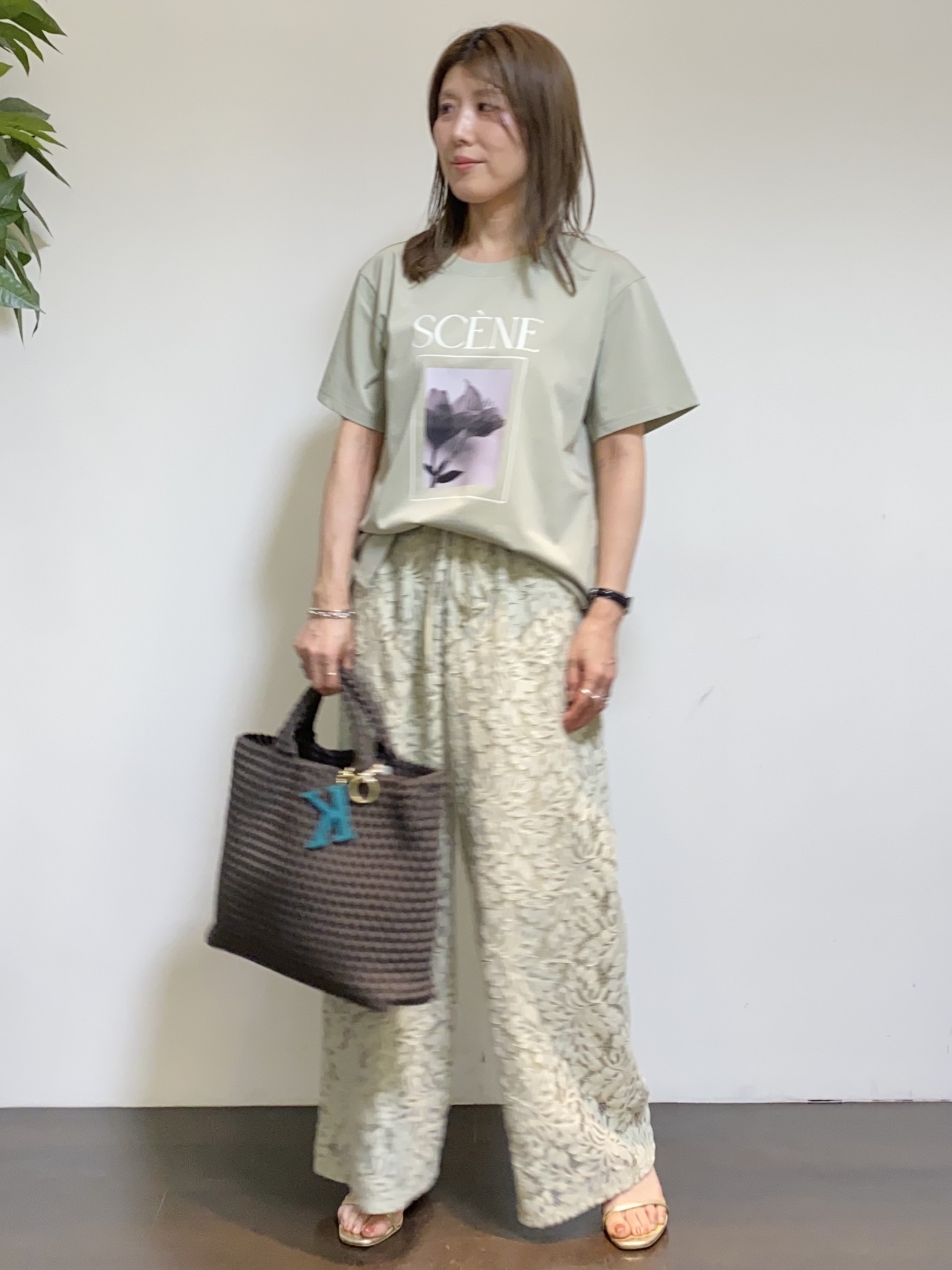 tomoさんの「UNTITLED｜【さらりと快適/セットアップ可/UV/接触冷感】スラブカラーレスジャケット」を使ったコーディネート