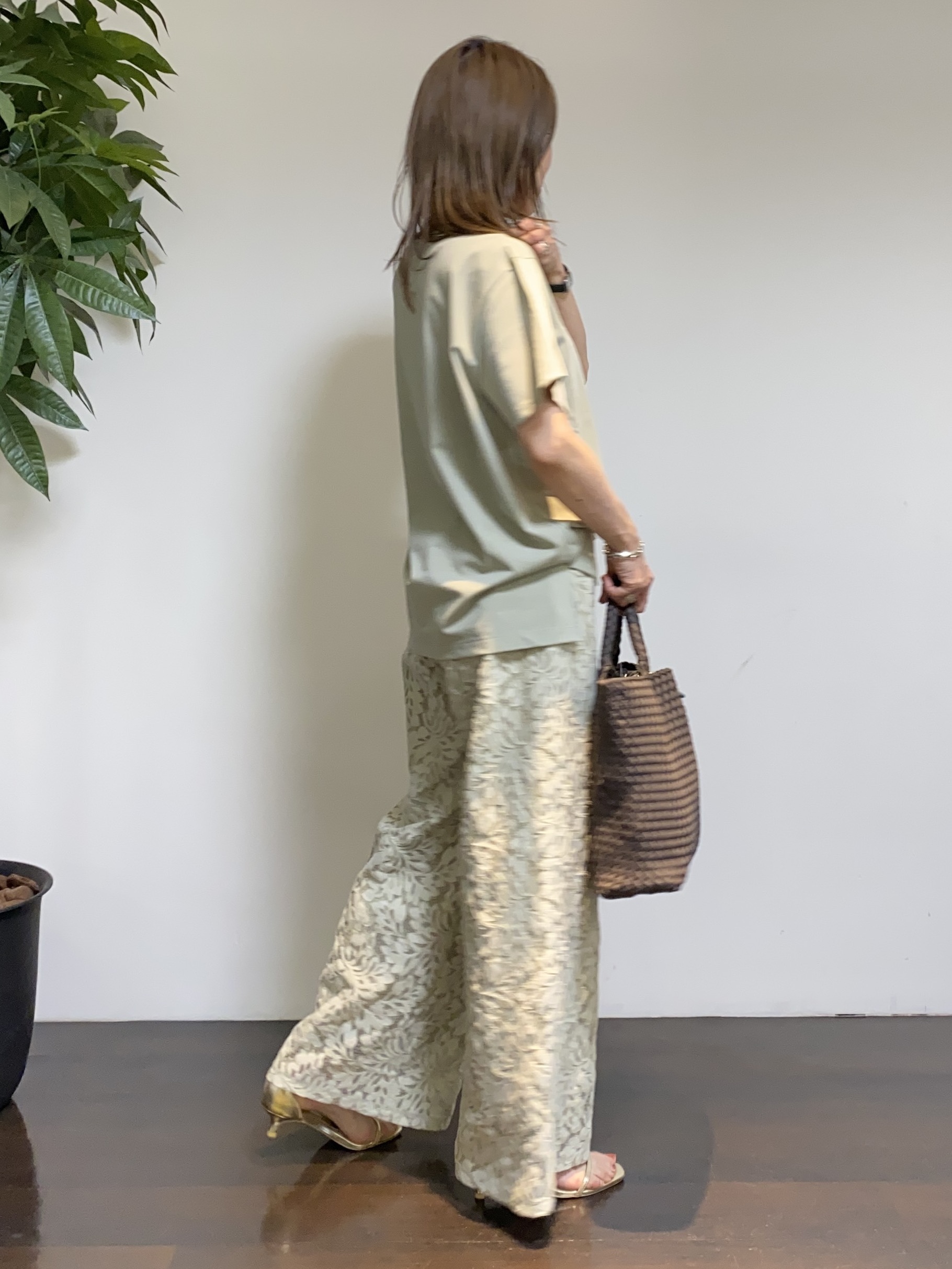 tomoさんの「UNTITLED｜【さらりと快適/セットアップ可/UV/接触冷感】スラブカラーレスジャケット」を使ったコーディネート