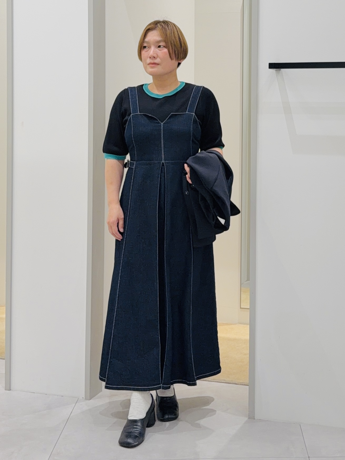 タナさんの「THE SHOP TK｜【通勤・セレモニー】ノーカラーダンボールジャケット」を使ったコーディネート