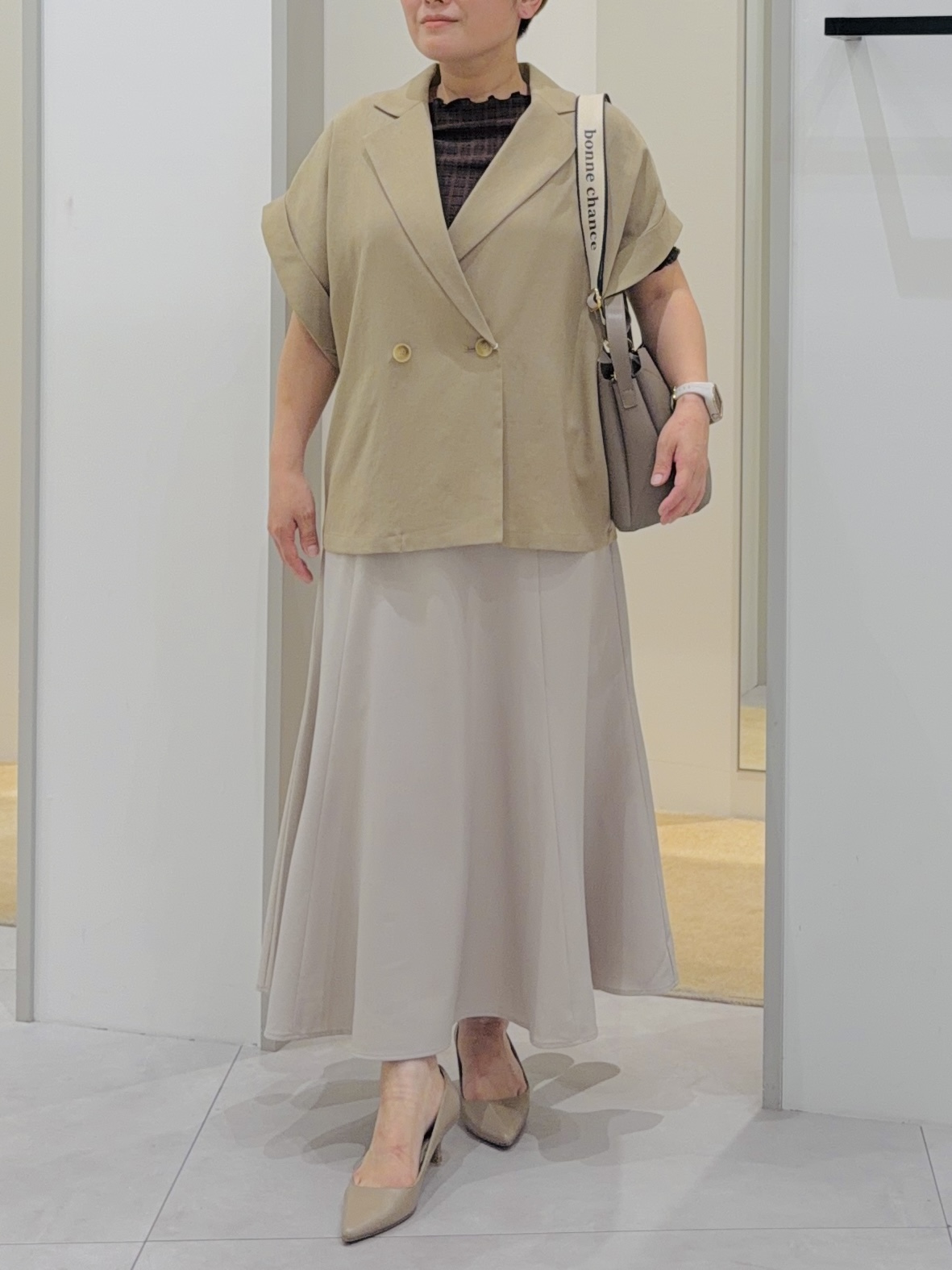 タナさんの「THE SHOP TK｜【夏の通勤スタイルに】涼やかな着心地 麻調ダブルブレストジャケット」を使ったコーディネート