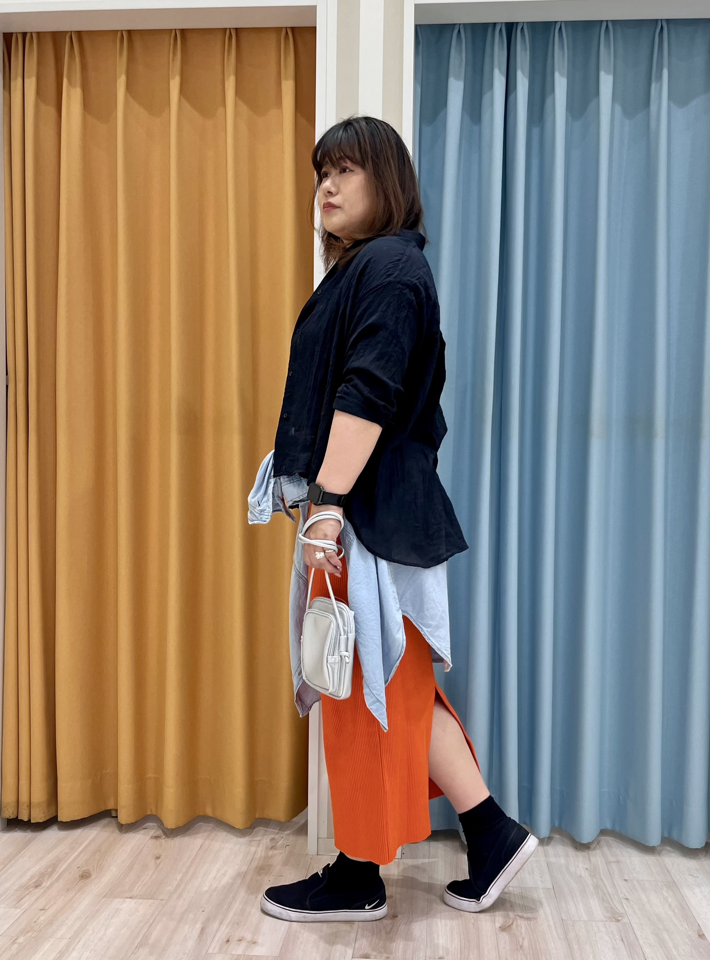 TUMU-TUMUさんの「SHOO･LA･RUE｜【体型カバー】ふんわり質感 やわらかこなれシアーシャツ」を使ったコーディネート