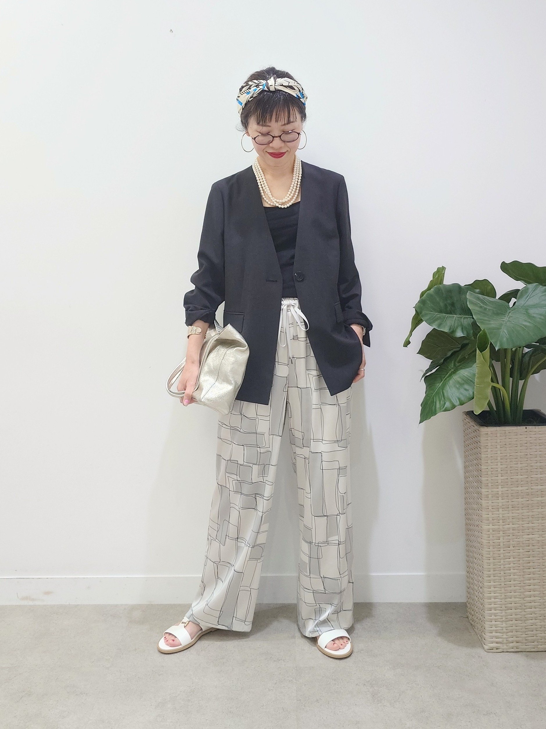 MUTSUKOさんの「UNTITLED｜【さらりと快適/セットアップ可/UV/接触冷感】スラブカラーレスジャケット」を使ったコーディネート