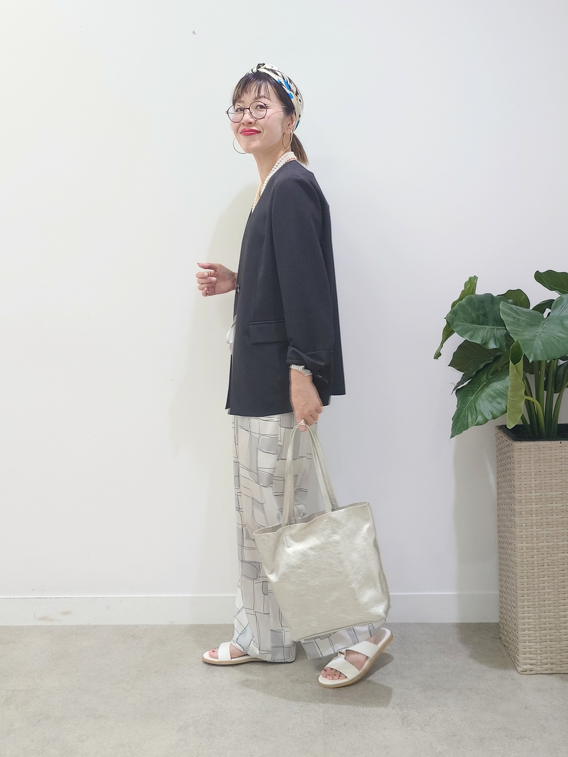 MUTSUKOさんの「UNTITLED｜【さらりと快適/セットアップ可/UV/接触冷感】スラブカラーレスジャケット」を使ったコーディネート