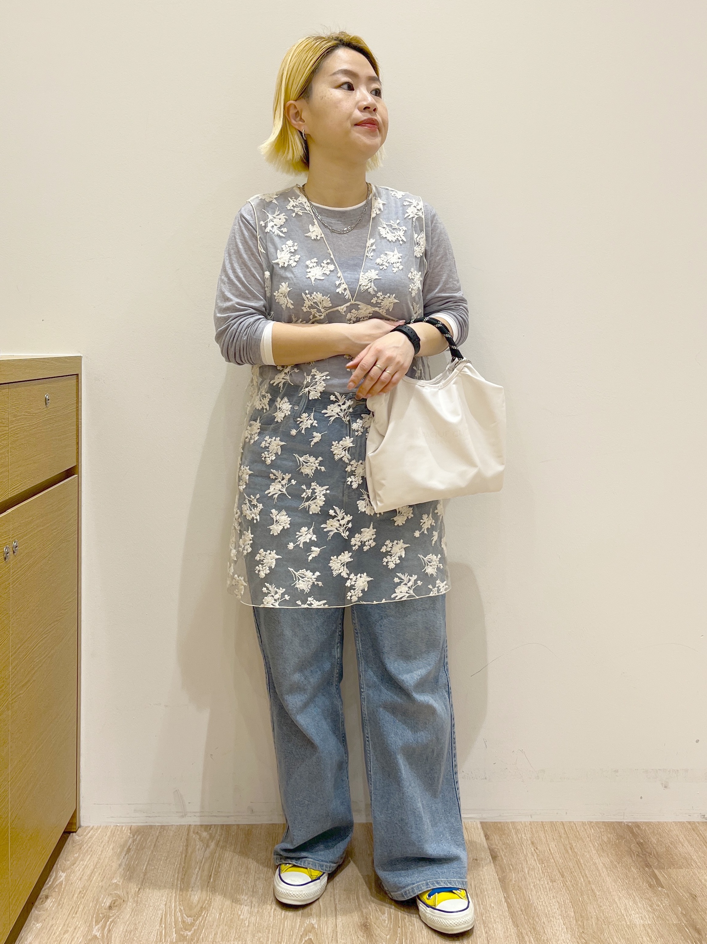 くーみーさんの「OPAQUE.CLIP｜シアー刺繍チュニックブラウス【洗濯機OK】」を使ったコーディネート