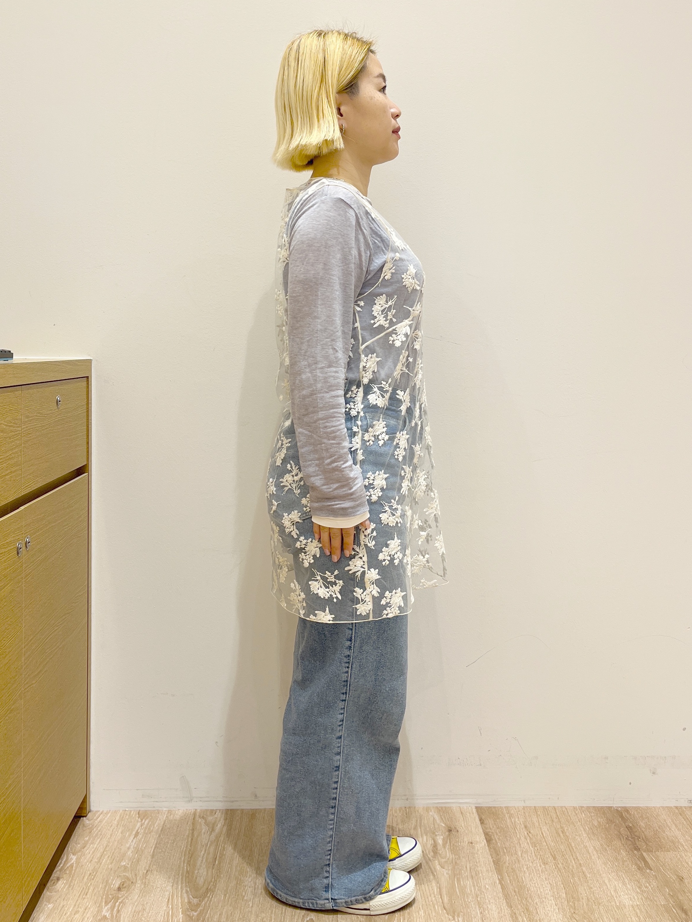 くーみーさんの「OPAQUE.CLIP｜シアー刺繍チュニックブラウス【洗濯機OK】」を使ったコーディネート