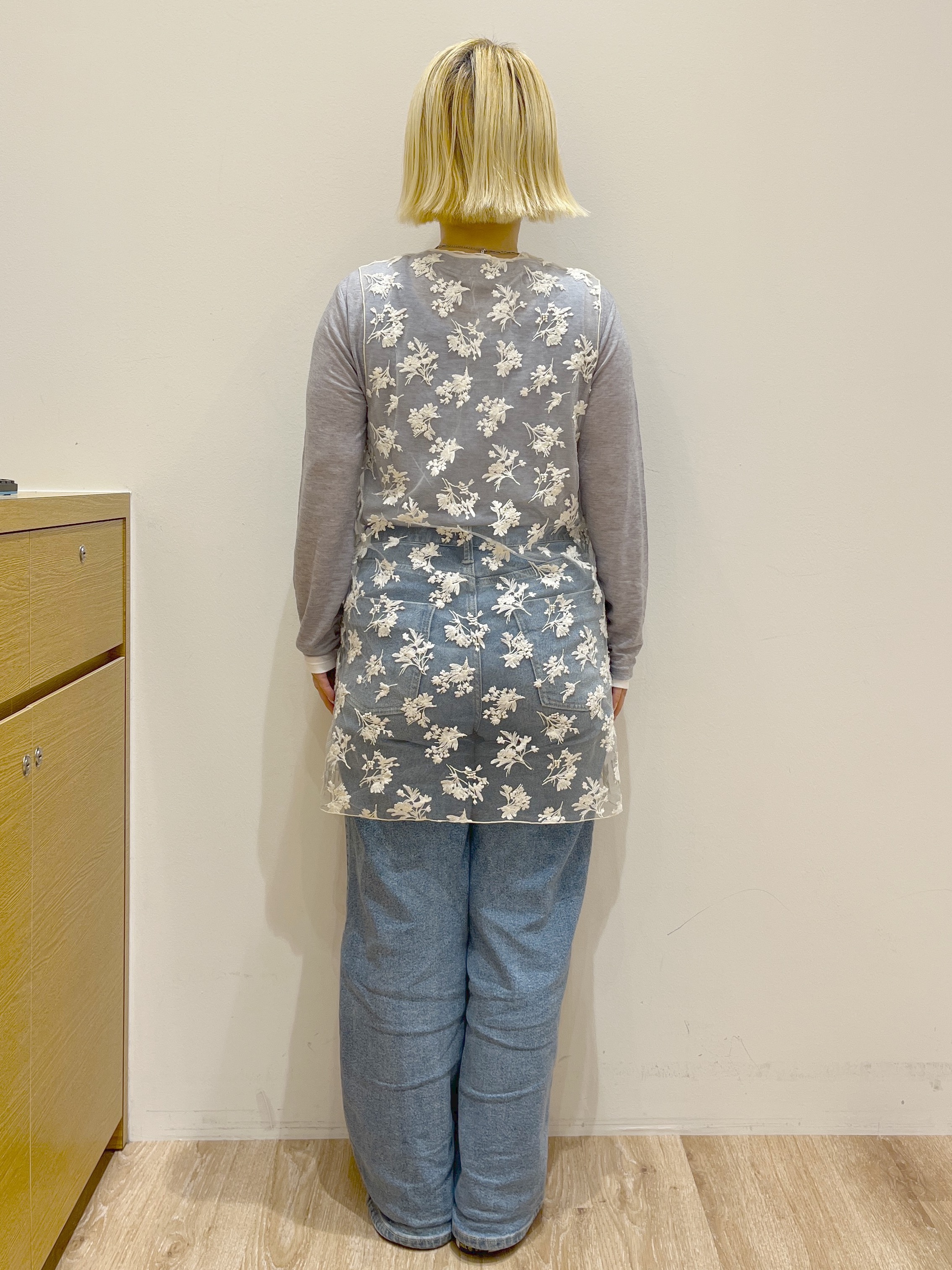くーみーさんの「OPAQUE.CLIP｜シアー刺繍チュニックブラウス【洗濯機OK】」を使ったコーディネート