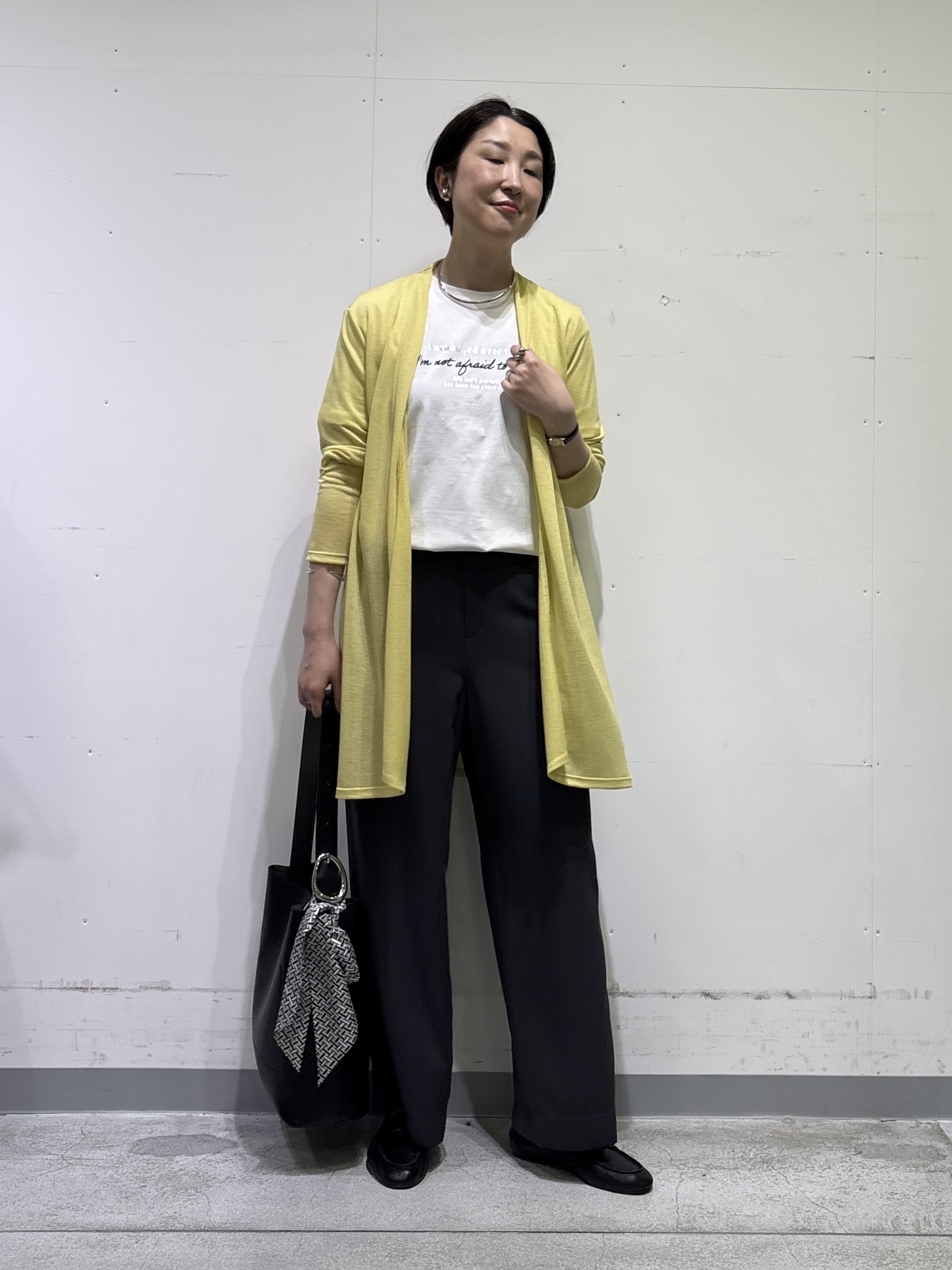 yuriさんの「INDIVI｜【洗える／アンサンブル可能】シアースストライプカーディガン」を使ったコーディネート