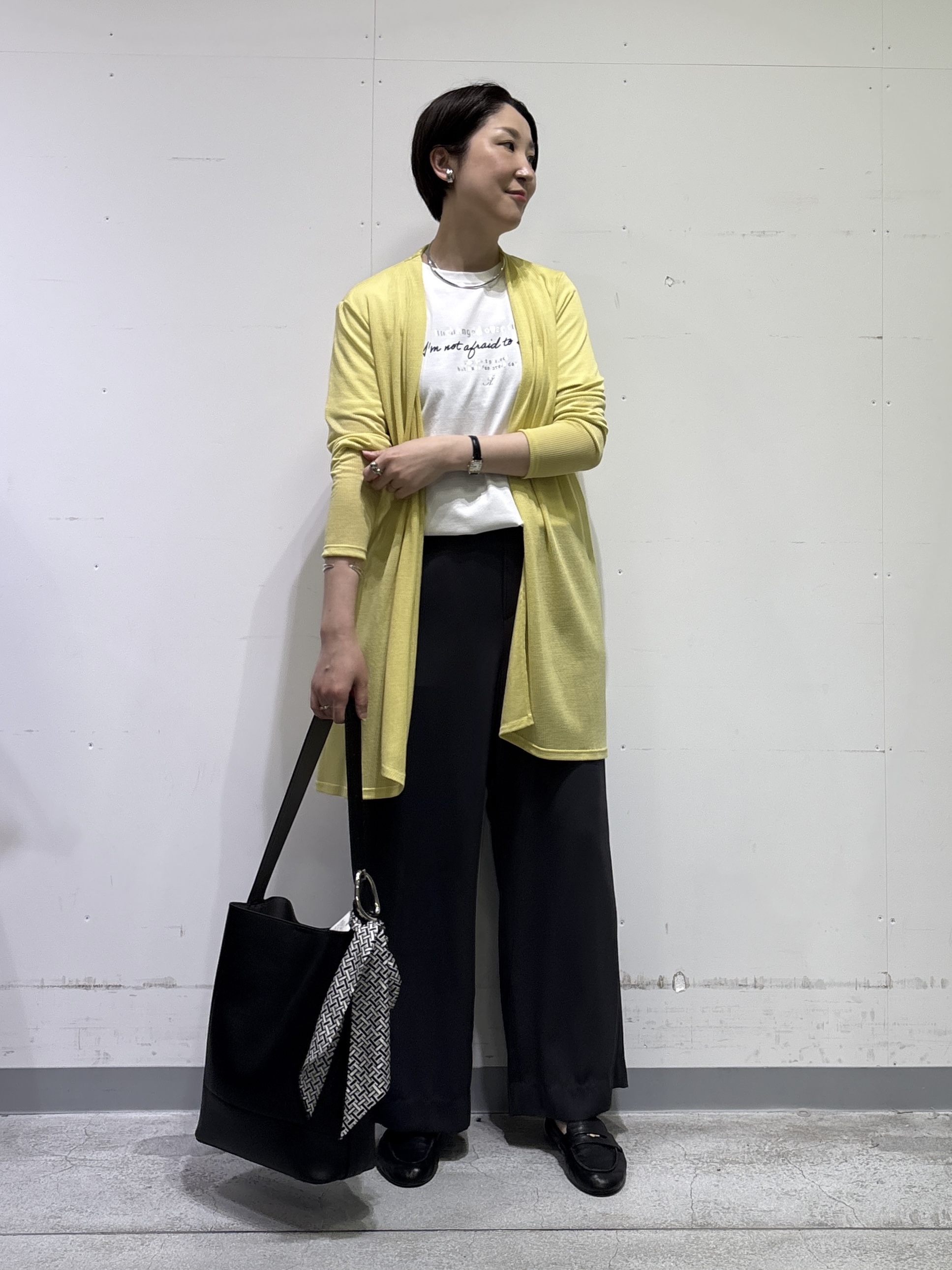 yuriさんの「INDIVI｜【洗える／アンサンブル可能】シアースストライプカーディガン」を使ったコーディネート