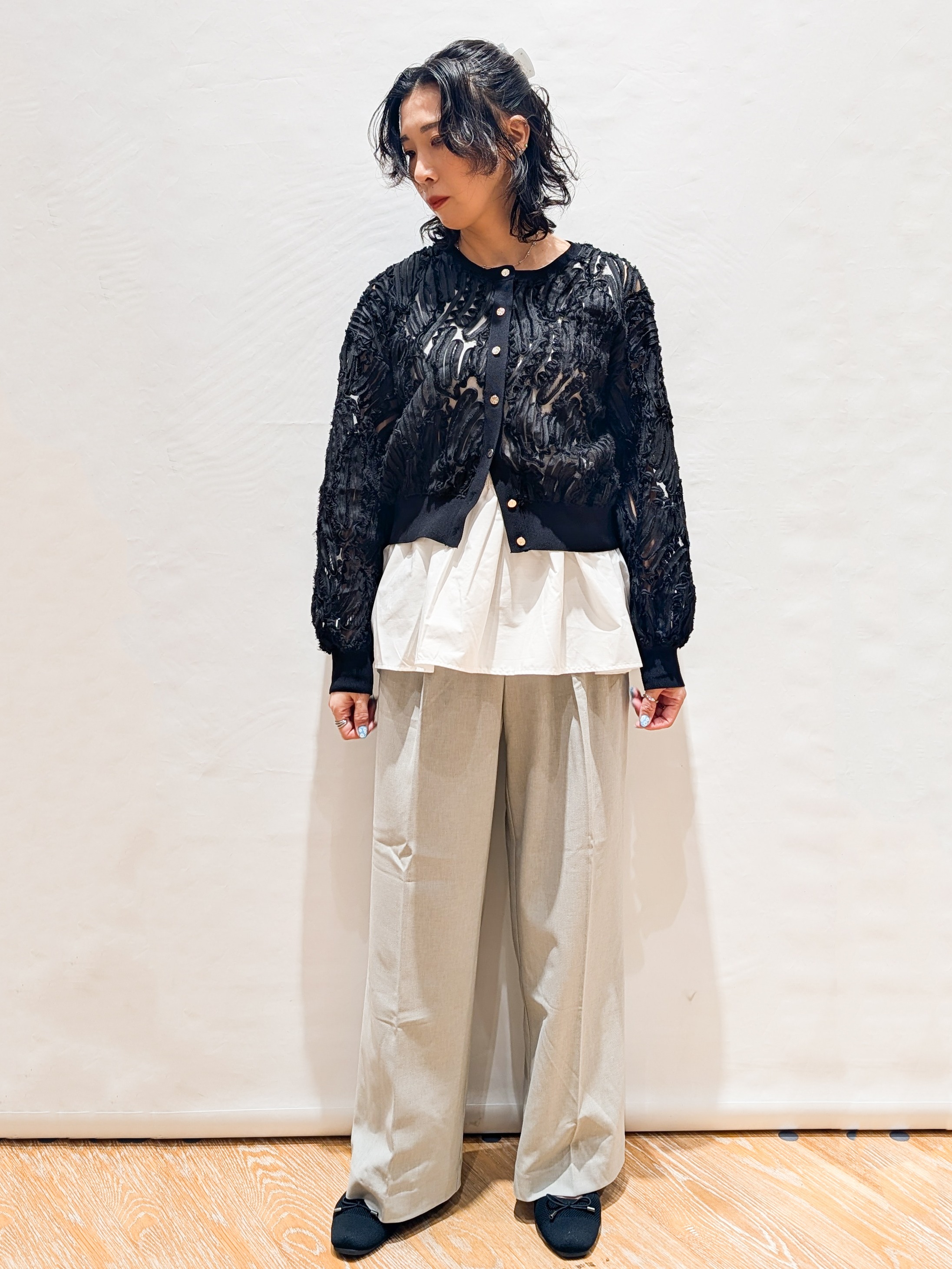 ぽんさんの「OPAQUE.CLIP｜シアー幾何刺繍カーディガン【洗濯機OK】」を使ったコーディネート