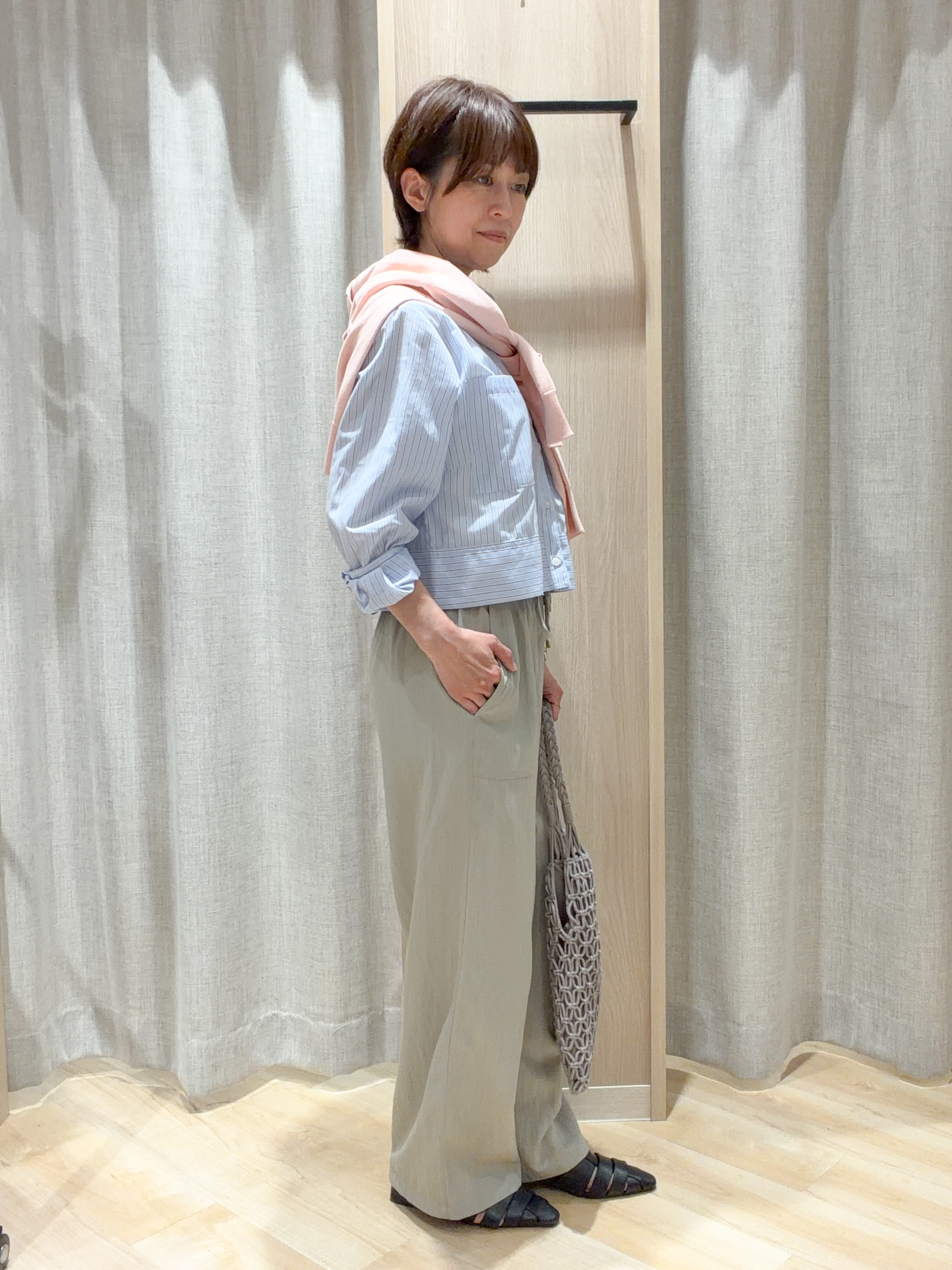 ヨッコさんの「grove｜【貴島明日香さん着用／イージーケア／接触冷感】麻混クロップドシャツ」を使ったコーディネート