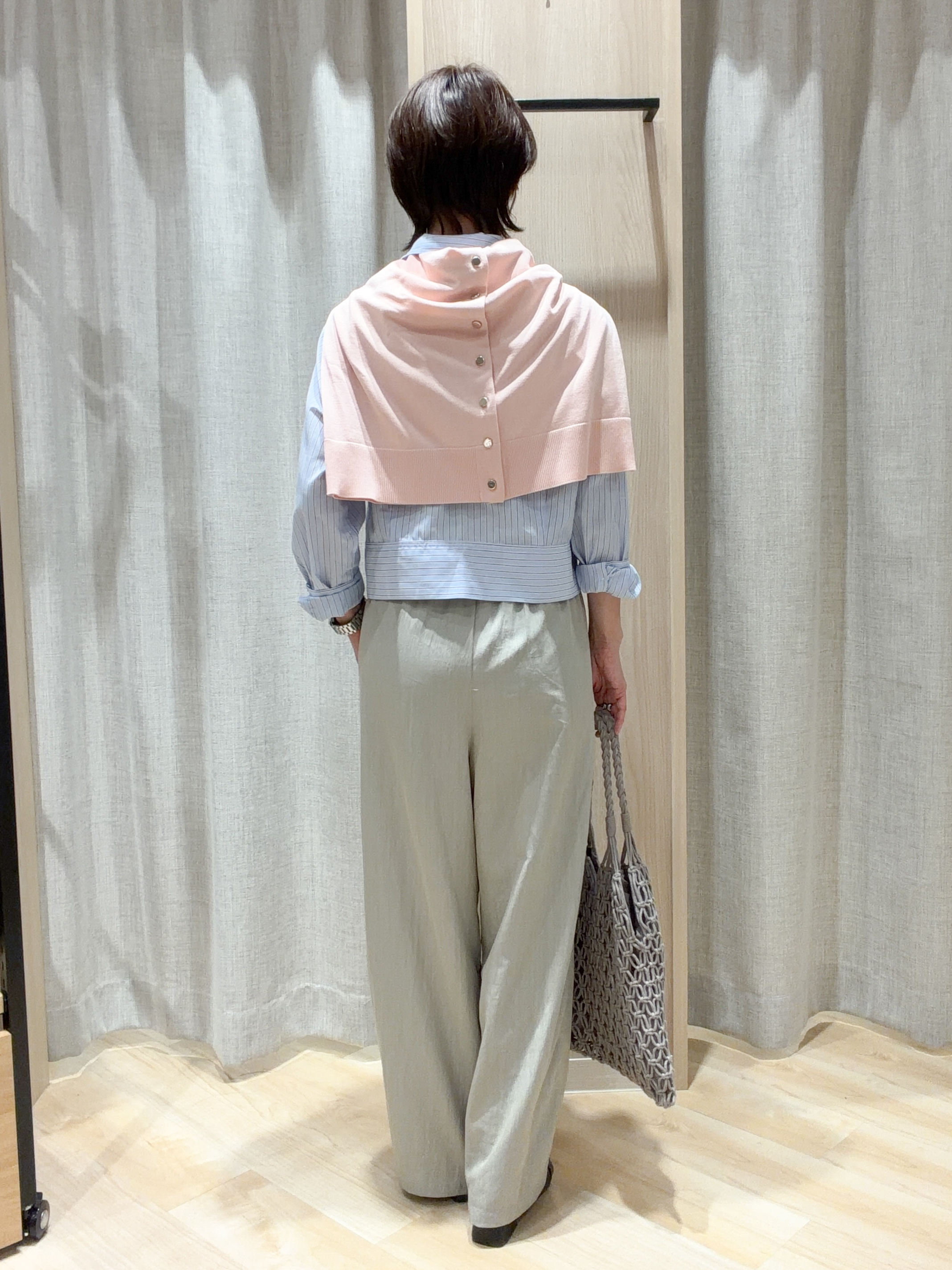 ヨッコさんの「grove｜【貴島明日香さん着用／イージーケア／接触冷感】麻混クロップドシャツ」を使ったコーディネート