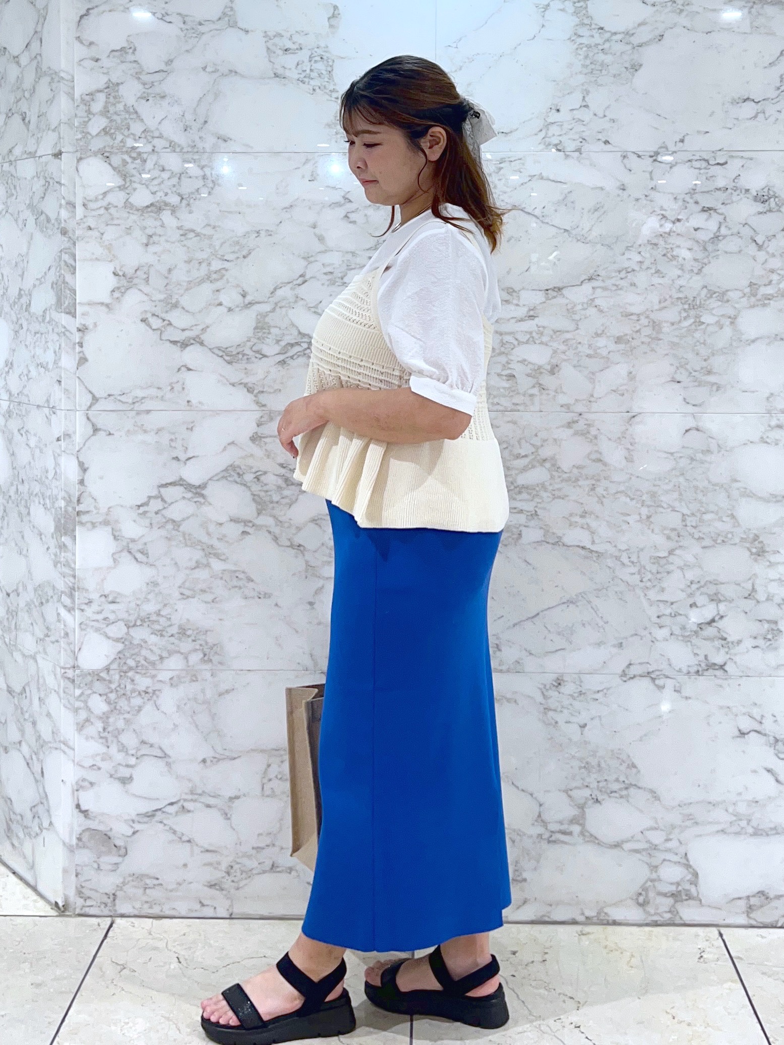 ARISAさんの「grove｜【2点SET】着るだけで完成、透かし編みニットビスチェ&times;ブラウス」を使ったコーディネート
