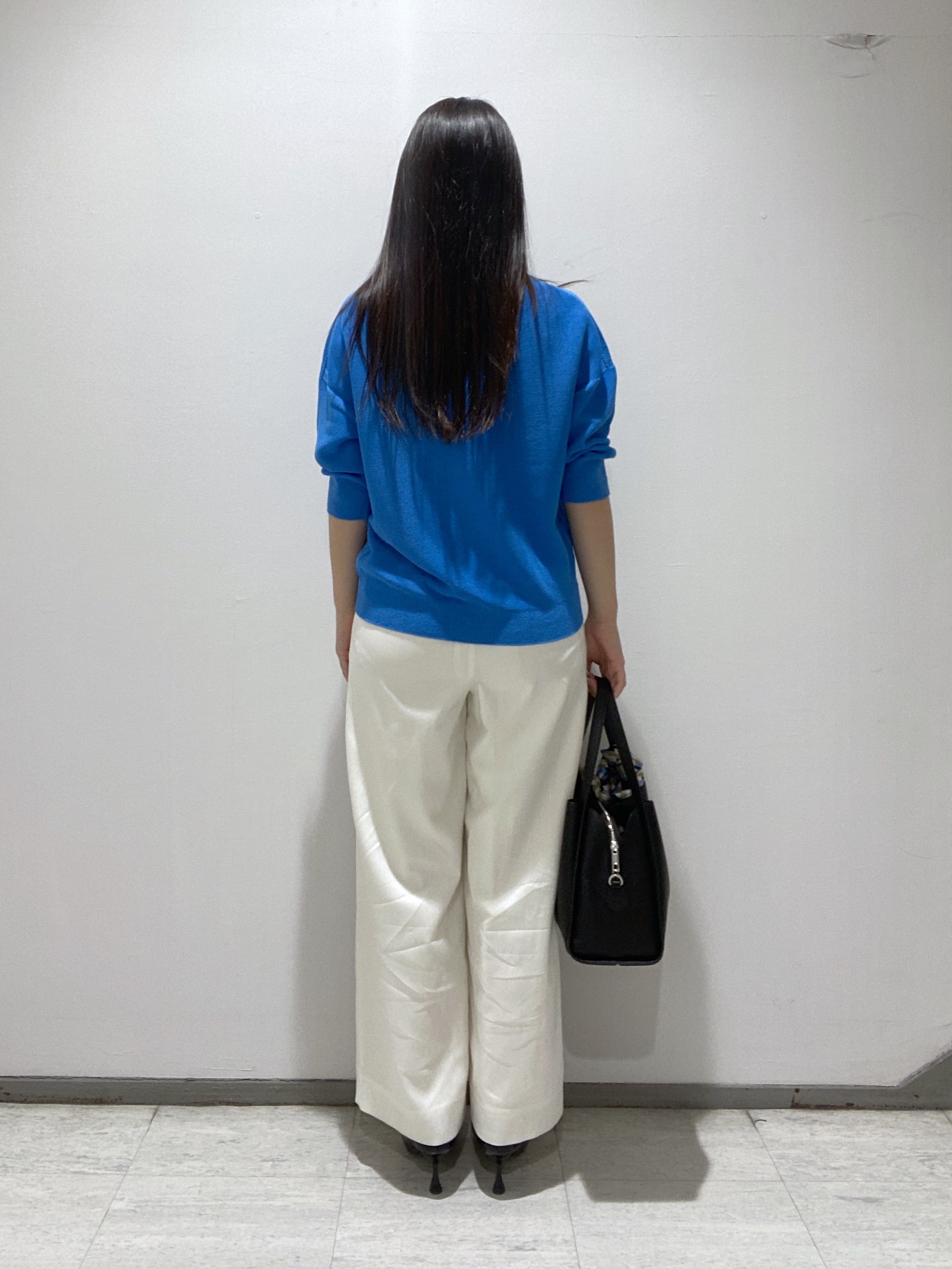 meiさんの「INDIVI｜【洗える／ドライタッチ／和紙混】ガーター編みニット」を使ったコーディネート