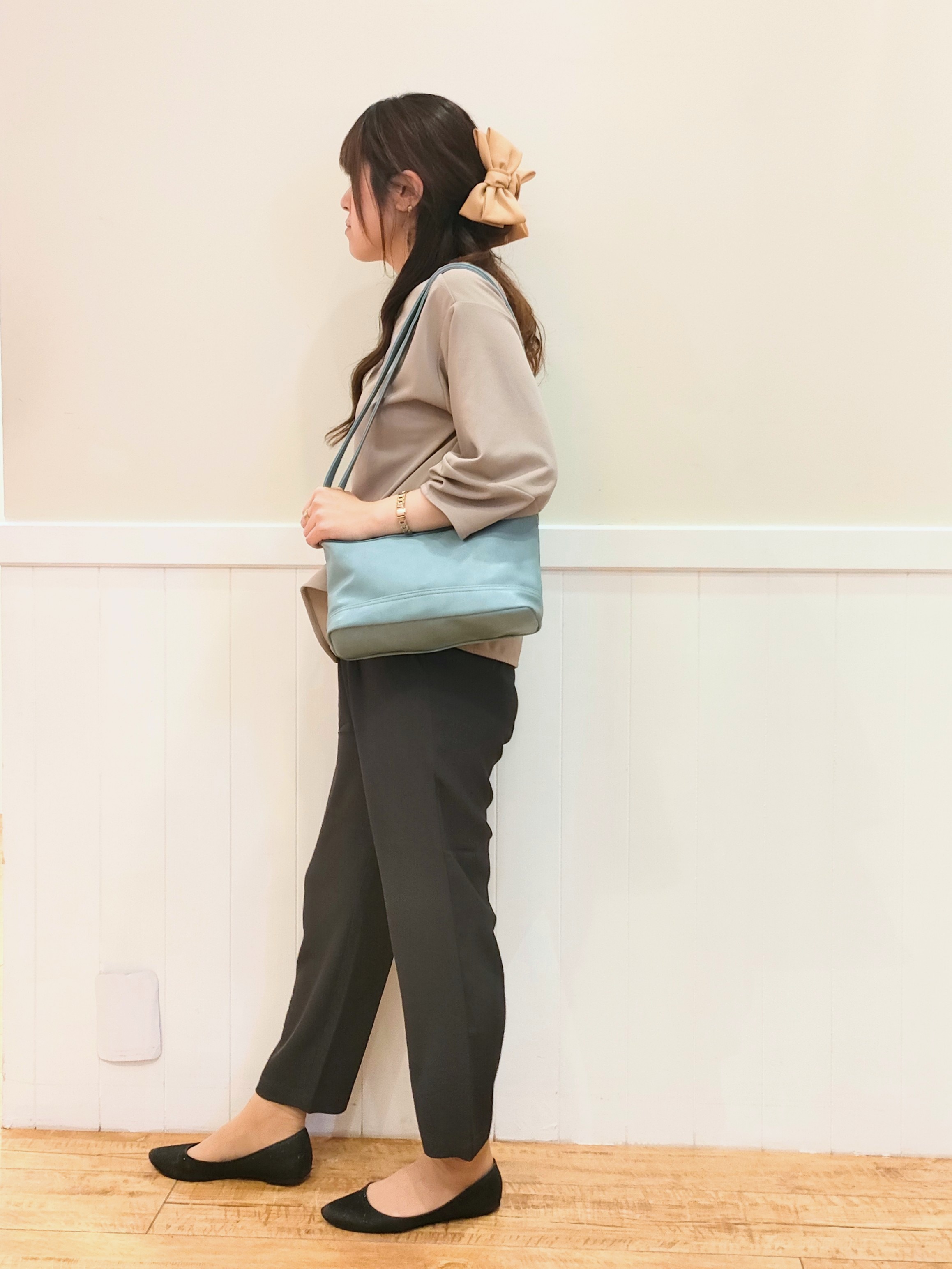 NMさんの「SHOO･LA･RUE｜【2点セット/7分袖】ランタンスリーブで女性らしい インせず着られる ネックレス付きブラウス」を使ったコーディネート