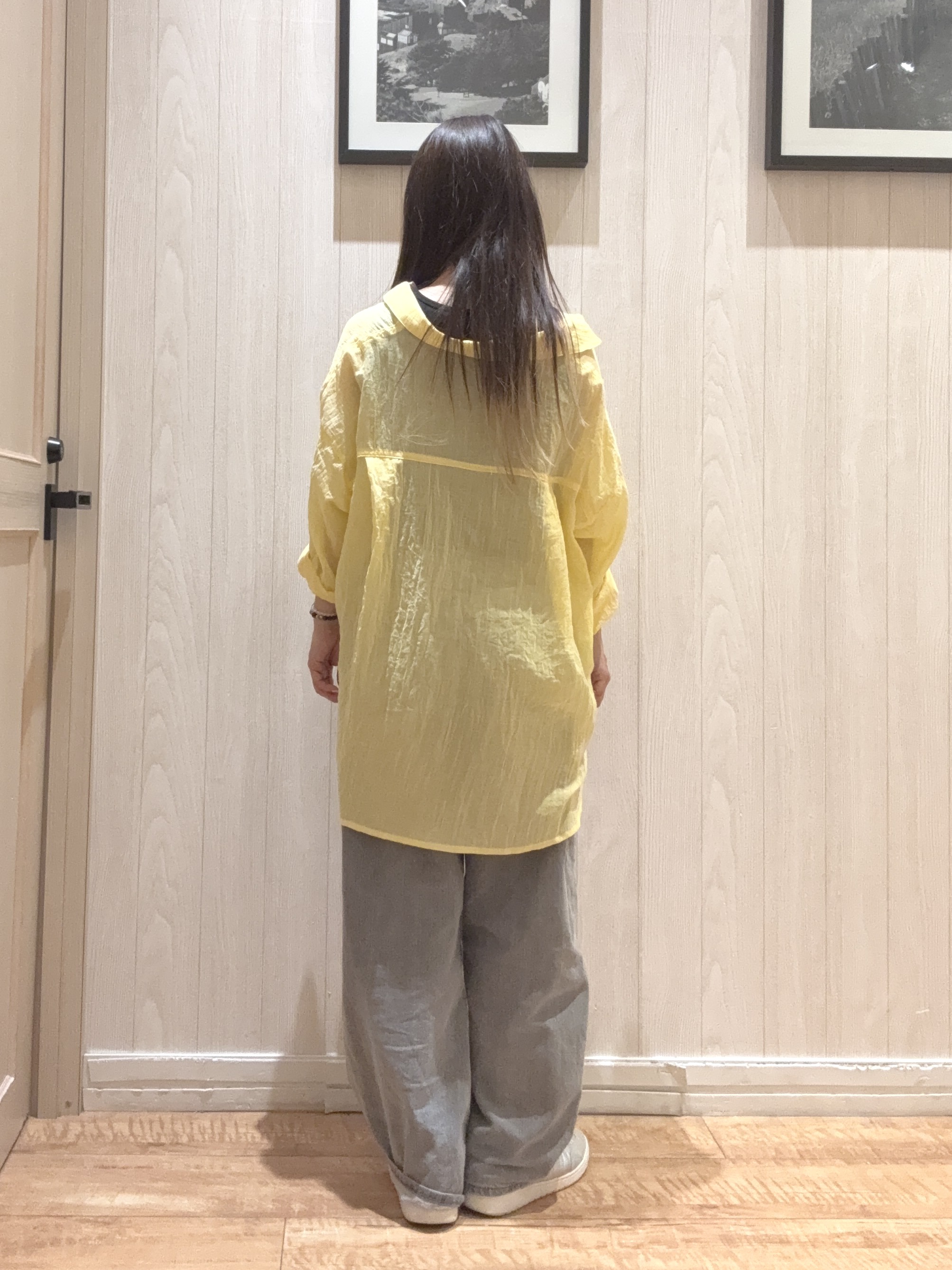 COSさんの「SHOO･LA･RUE｜【UVカット/接触冷感】とろみタックノースリーブトップス」を使ったコーディネート