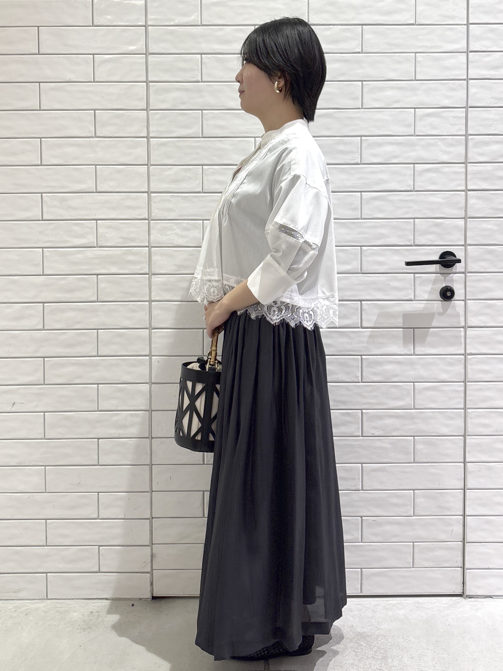 ayumiさんの「OPAQUE.CLIP｜裾レースピンタックショートシャツ【洗濯機OK】」を使ったコーディネート