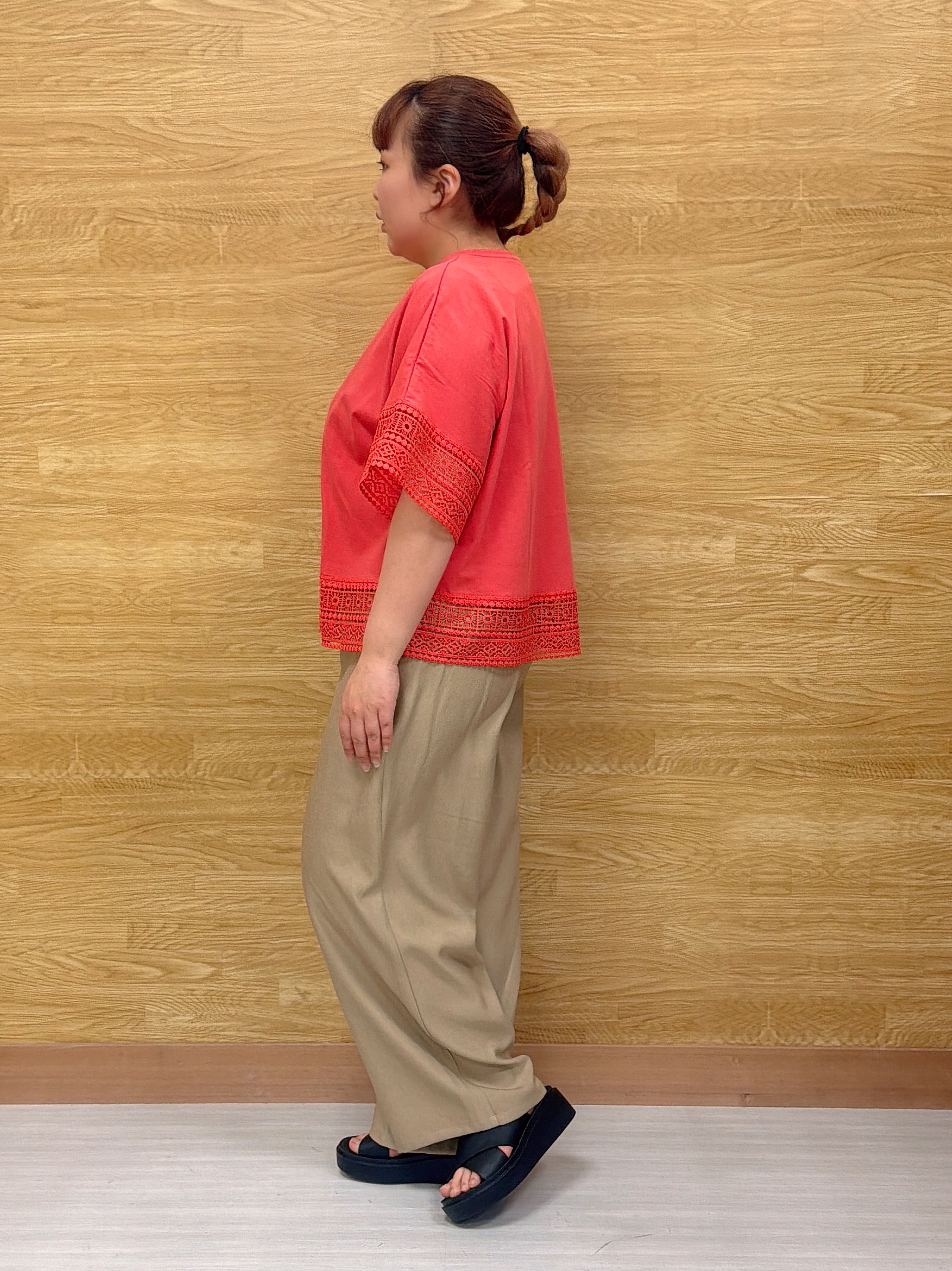 ぁむさんの「SHOO･LA･RUE｜【洗濯機可/ひんやり/体型カバー/S-LL】レース使いがポイント デザインTシャツ」を使ったコーディネート