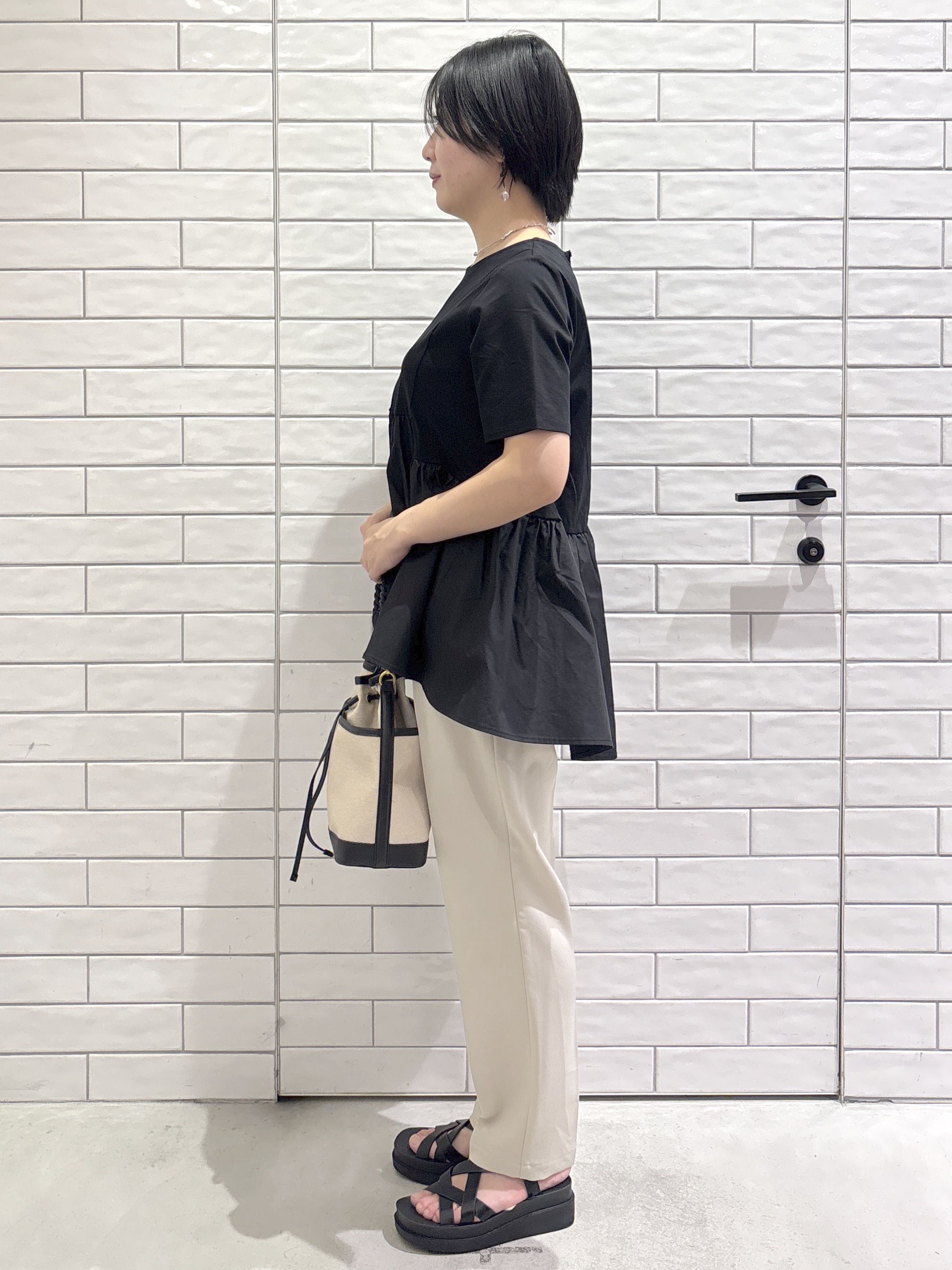 ayumiさんの「OPAQUE.CLIP｜ペプラムドッキングカットソー【洗濯機OK】」を使ったコーディネート