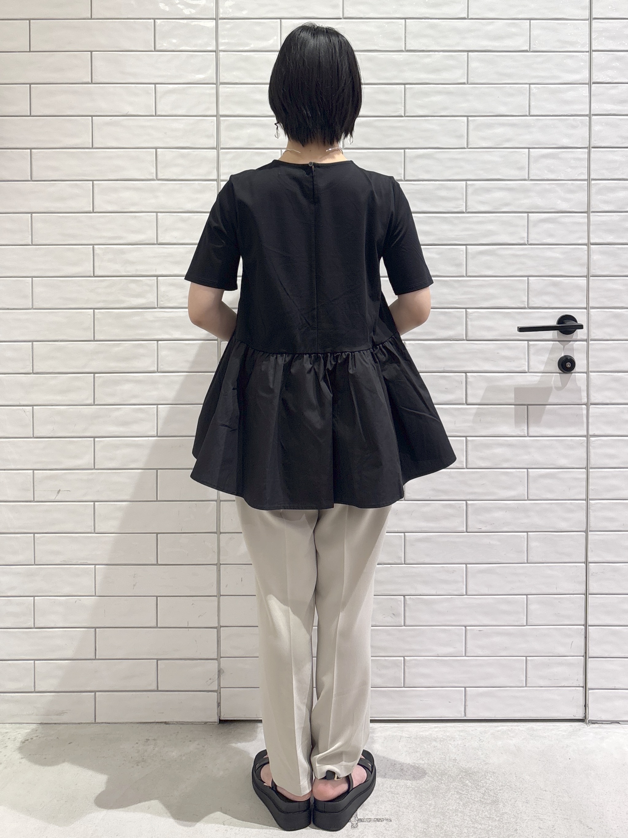 ayumiさんの「OPAQUE.CLIP｜ペプラムドッキングカットソー【洗濯機OK】」を使ったコーディネート