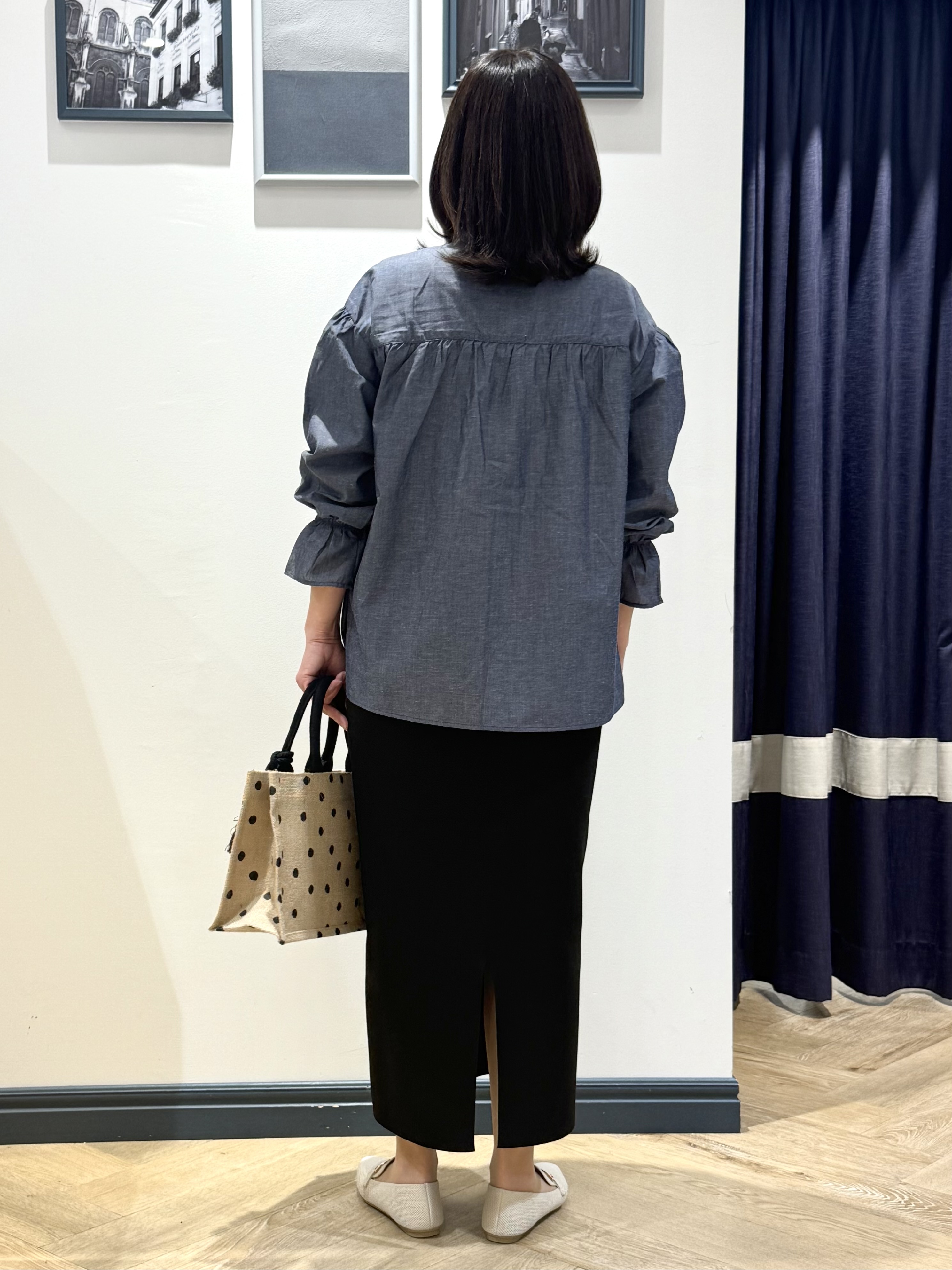 Lilyさんの「grove｜【貴島明日香さん着用／イージーケア／接触冷感】麻混スタンドギャザーシャツ」を使ったコーディネート