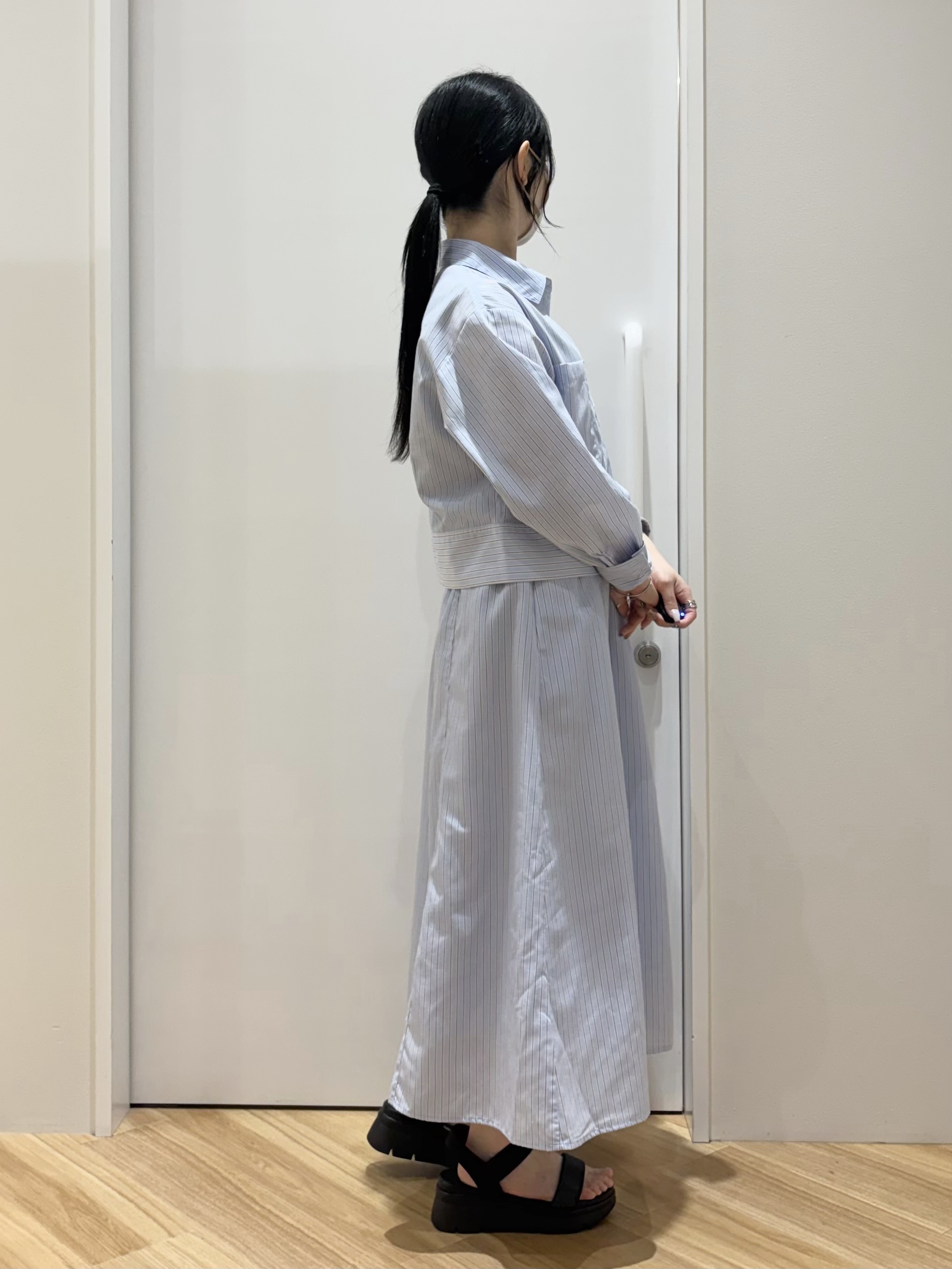 kanonさんの「grove｜【貴島明日香さん着用／イージーケア／接触冷感】麻混クロップドシャツ」を使ったコーディネート