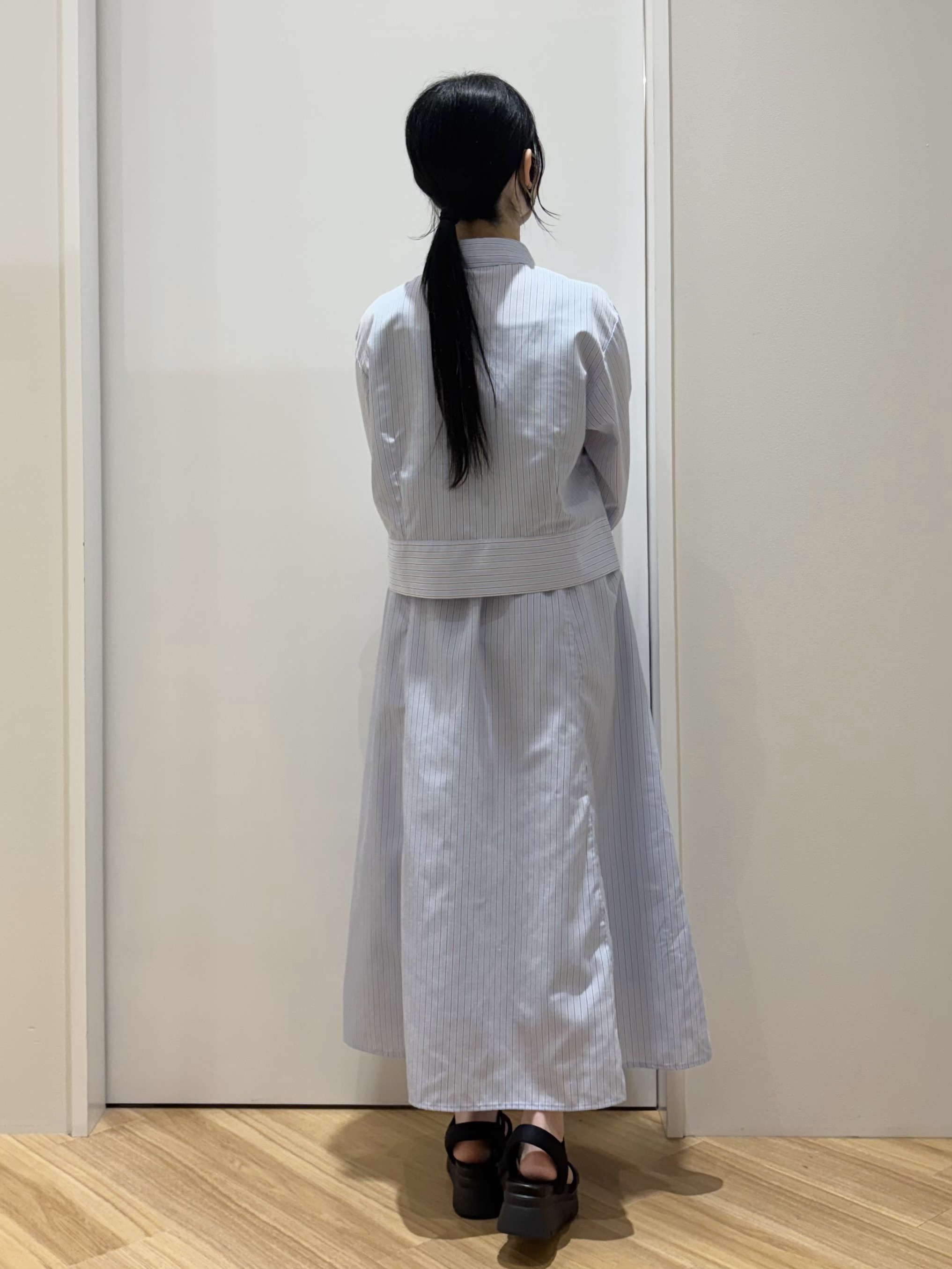kanonさんの「grove｜【貴島明日香さん着用／イージーケア／接触冷感】麻混クロップドシャツ」を使ったコーディネート