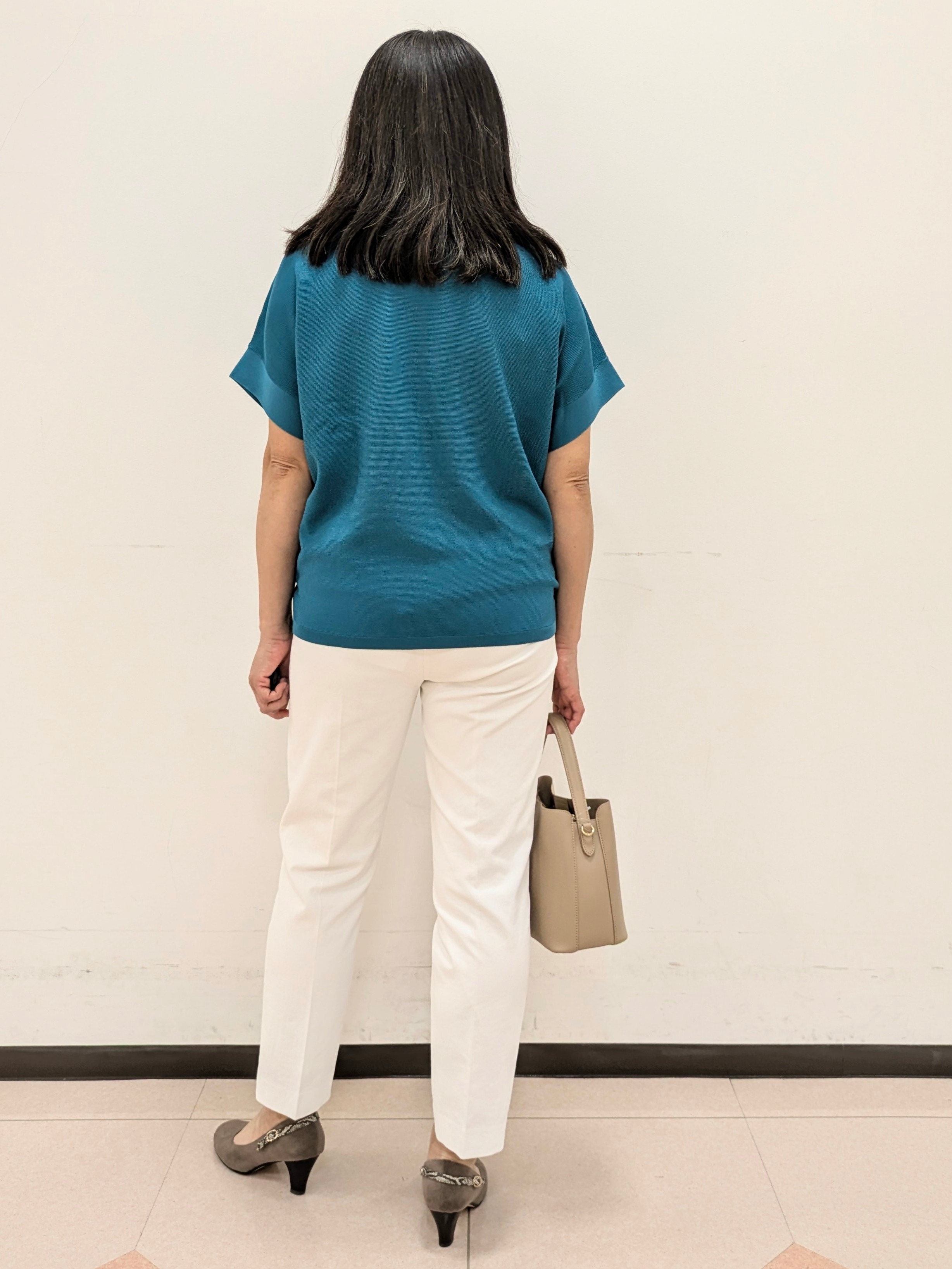 ともさんの「UNTITLED｜【11色展開/体型カバー】前後2WAYフレンチスリーブニット」を使ったコーディネート