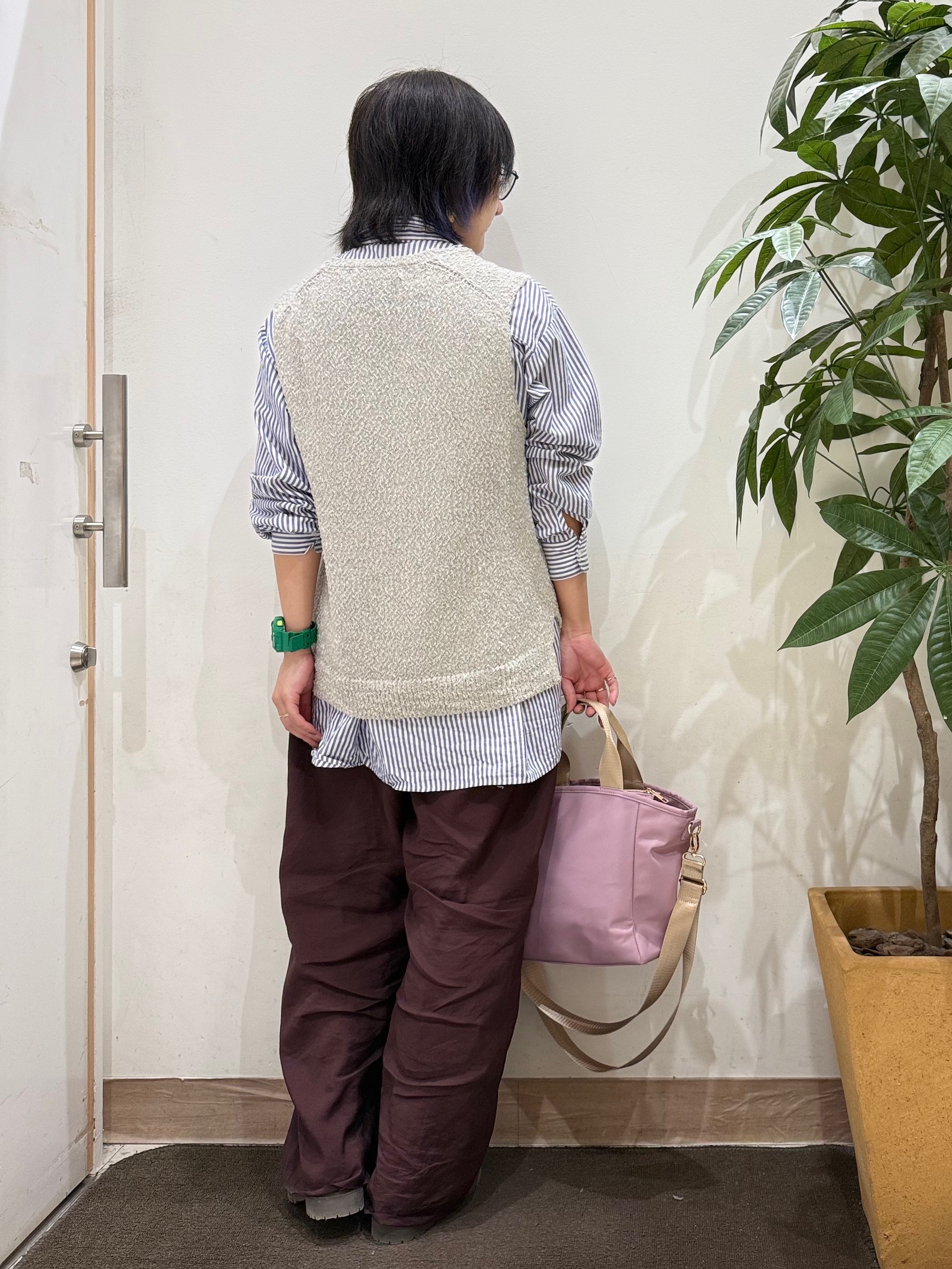 misakiさんの「SHOO･LA･RUE｜【2点セット/S-LL】ニットベスト＆ロゴTシャツSET」を使ったコーディネート