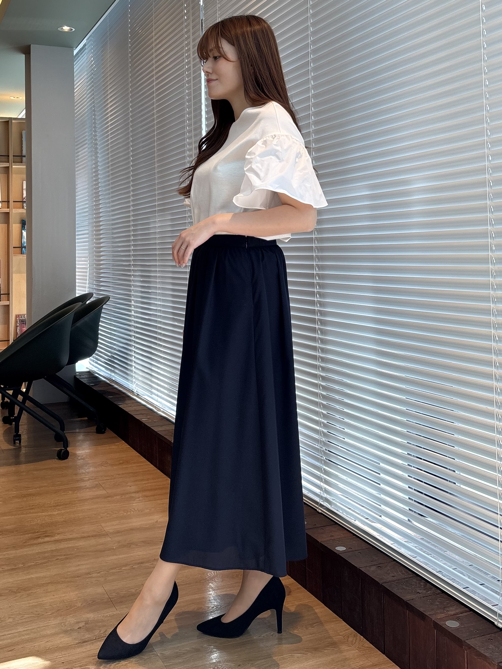 sayaさんの「COUP DE CHANCE｜【手洗い可／日本製】ギャザーフレアスリーブ　プルオーバー」を使ったコーディネート