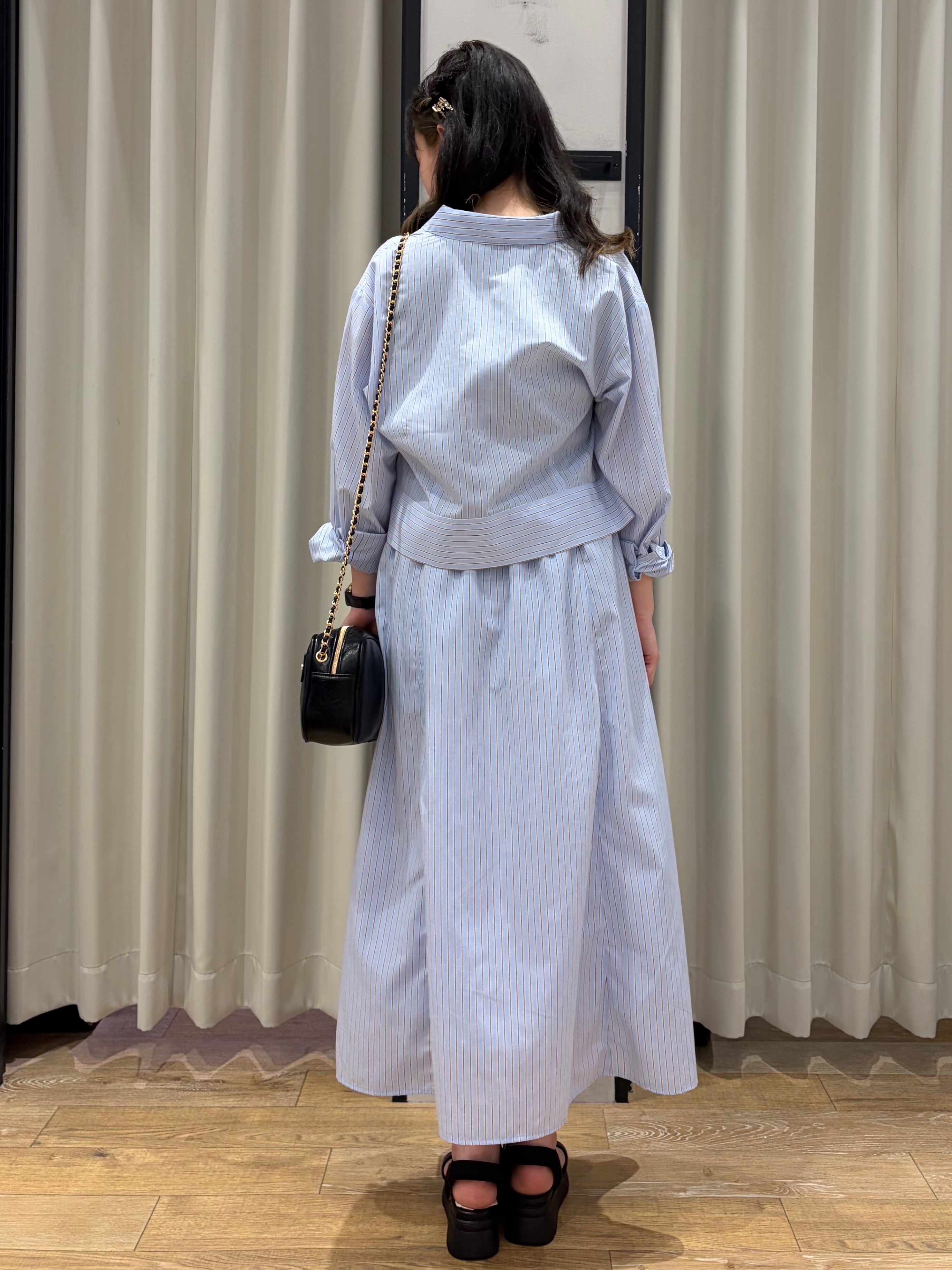 RUKAさんの「grove｜【貴島明日香さん着用／イージーケア／接触冷感】麻混クロップドシャツ」を使ったコーディネート