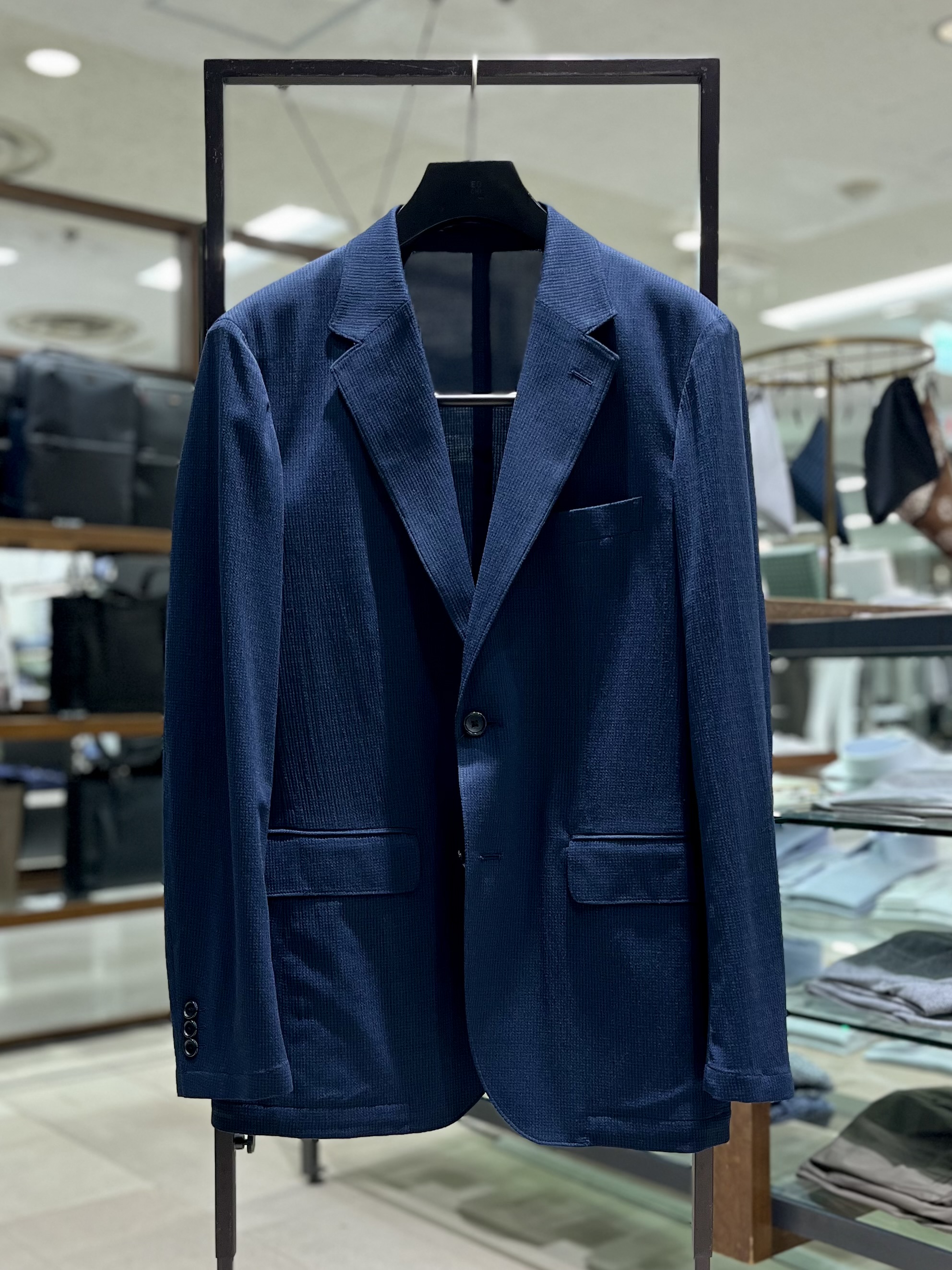 uedaさんの「TAKEO KIKUCHI｜【Begin5月号掲載/通気性】トリコットサッカー ジャケット」を使ったコーディネート
