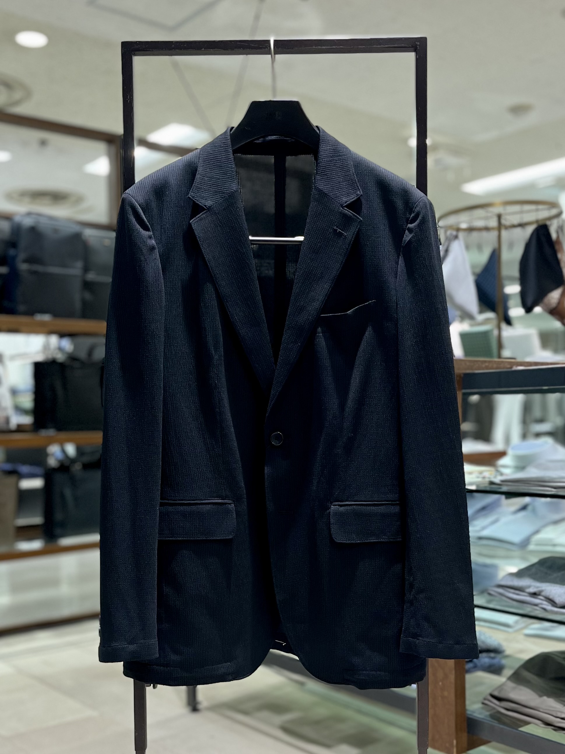 uedaさんの「TAKEO KIKUCHI｜【Begin5月号掲載/通気性】トリコットサッカー ジャケット」を使ったコーディネート