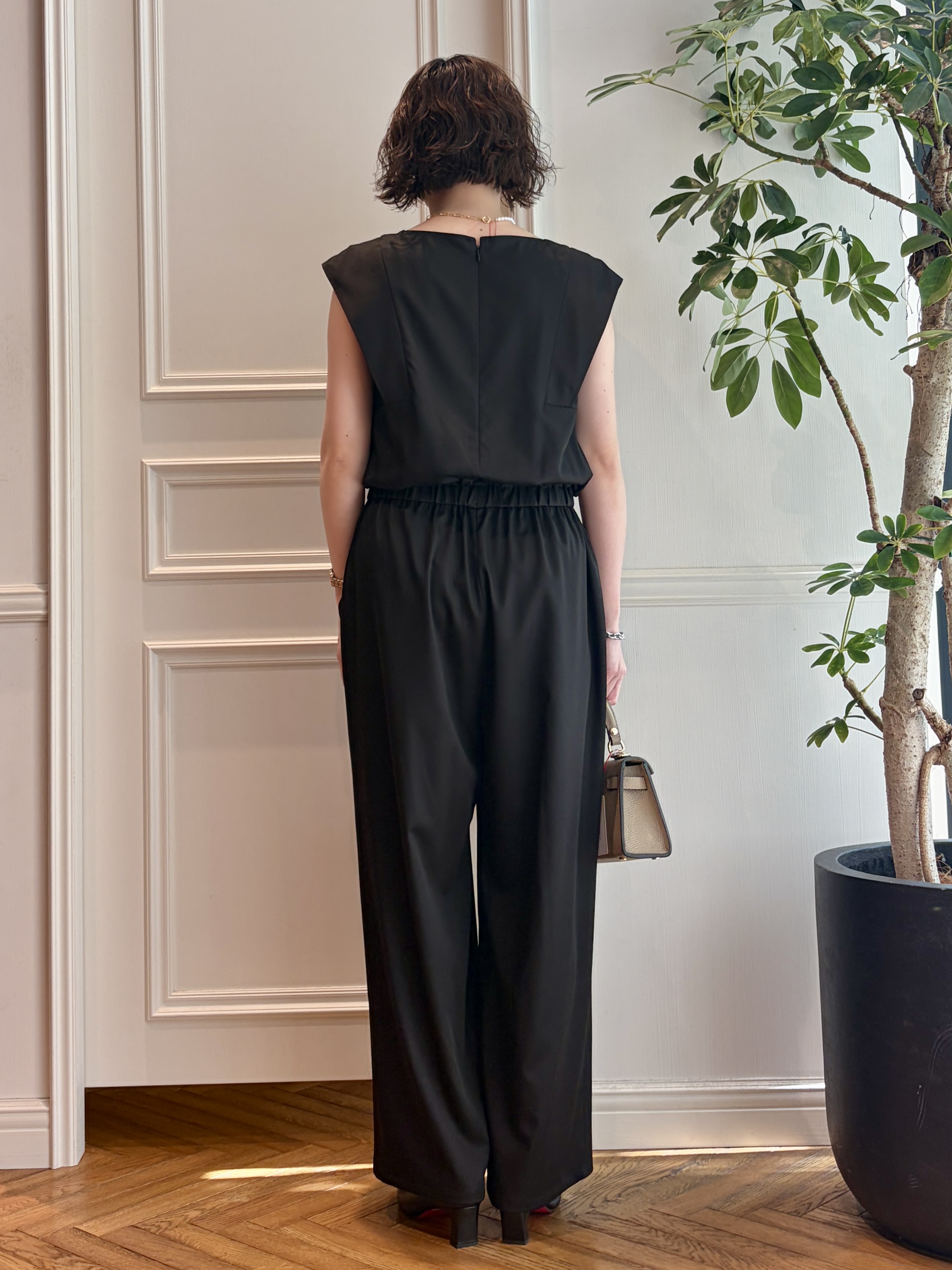 nakaoさんの「DRESSTERIOR｜AULENTTI（オウレンティ）金具ベルト付きバッグ」を使ったコーディネート