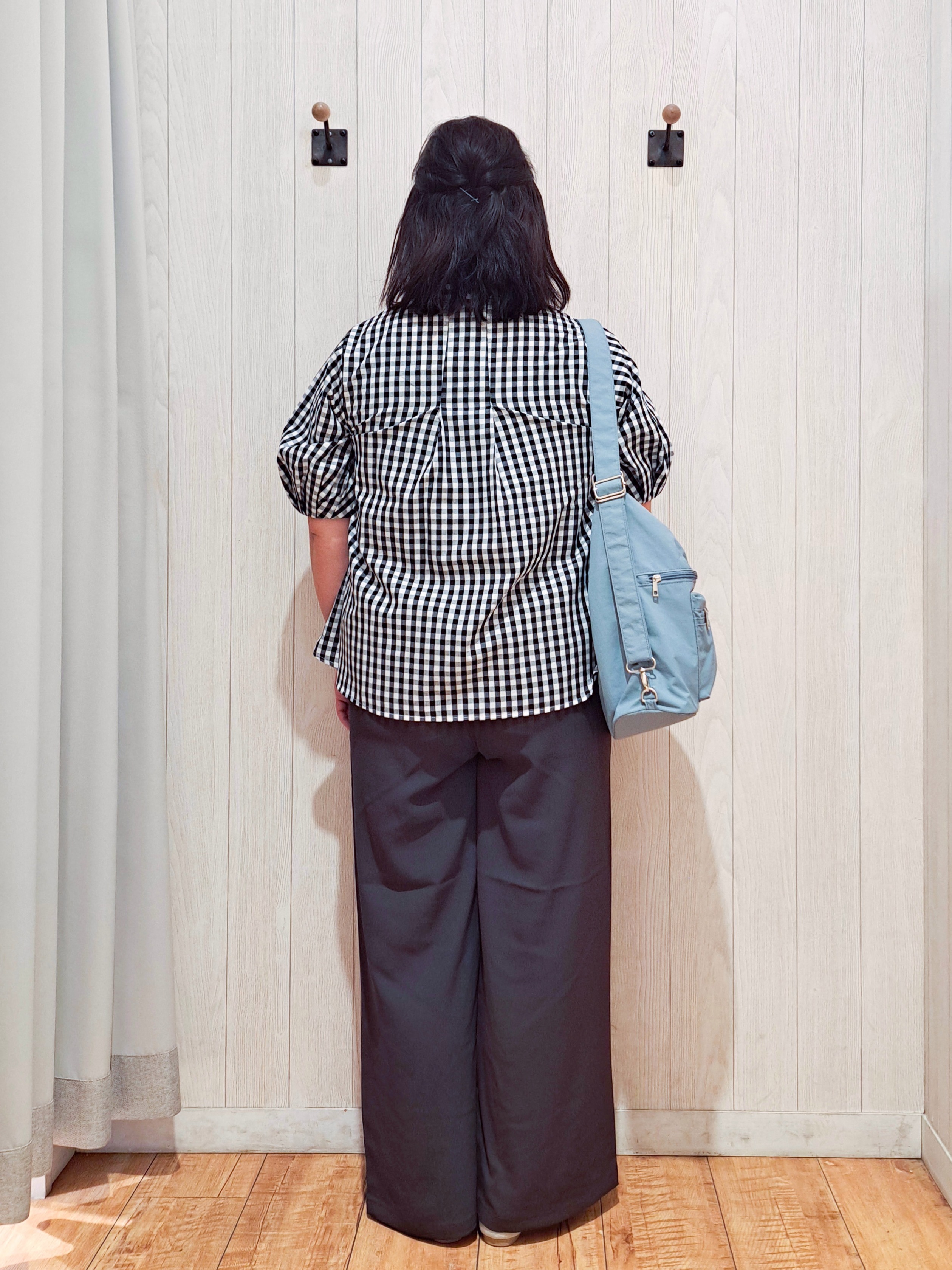kotomiさんの「SHOO･LA･RUE｜【高レビュー/洗濯後しわになりにくい/インせず着られる】自然に体型カバー 麻調ペプラムブラウス」を使ったコーディネート