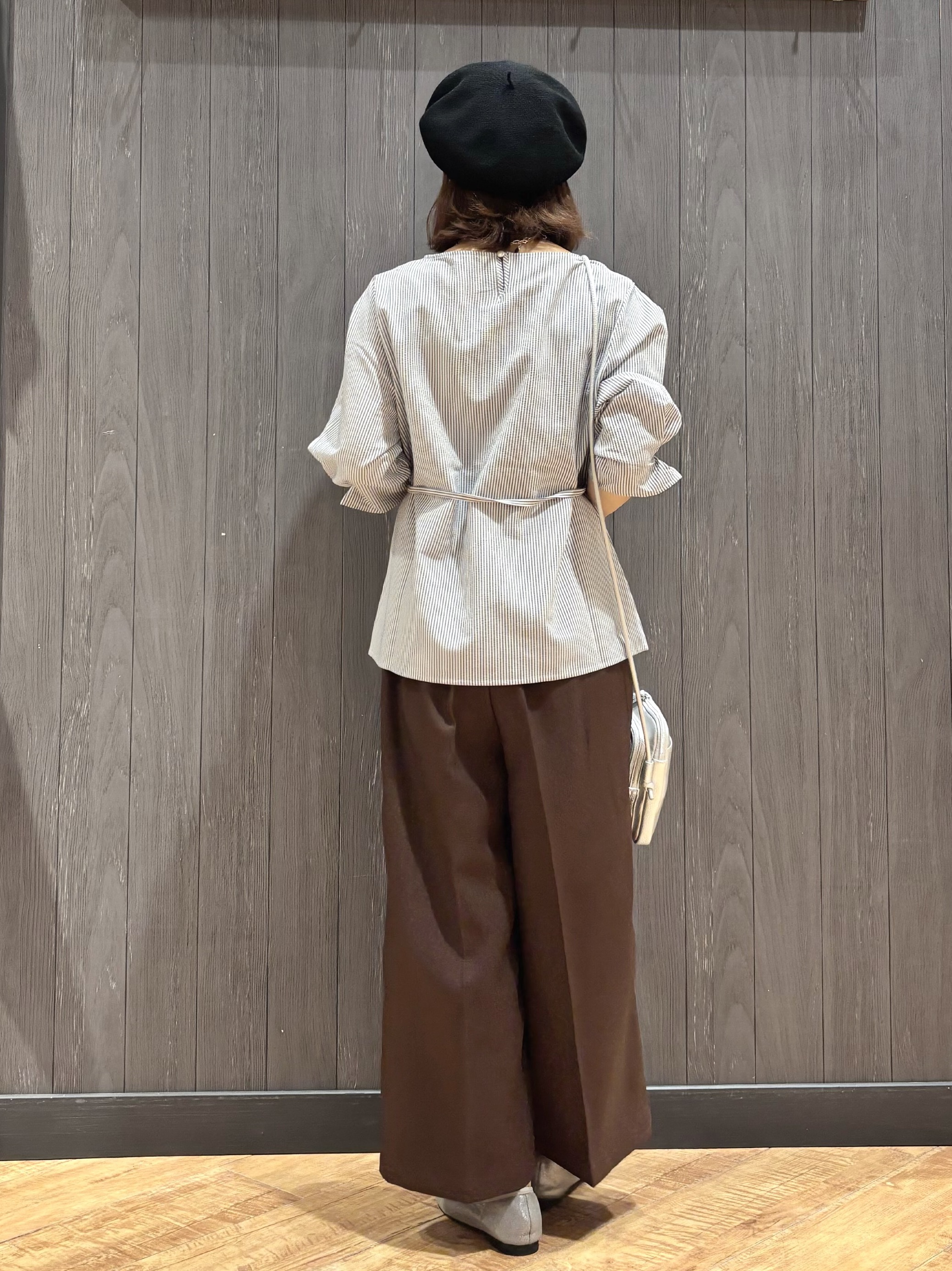 meiさんの「SHOO･LA･RUE｜【洗濯機可/UV/3WAY】シルエットが変えられる ウエストリボンブラウス」を使ったコーディネート