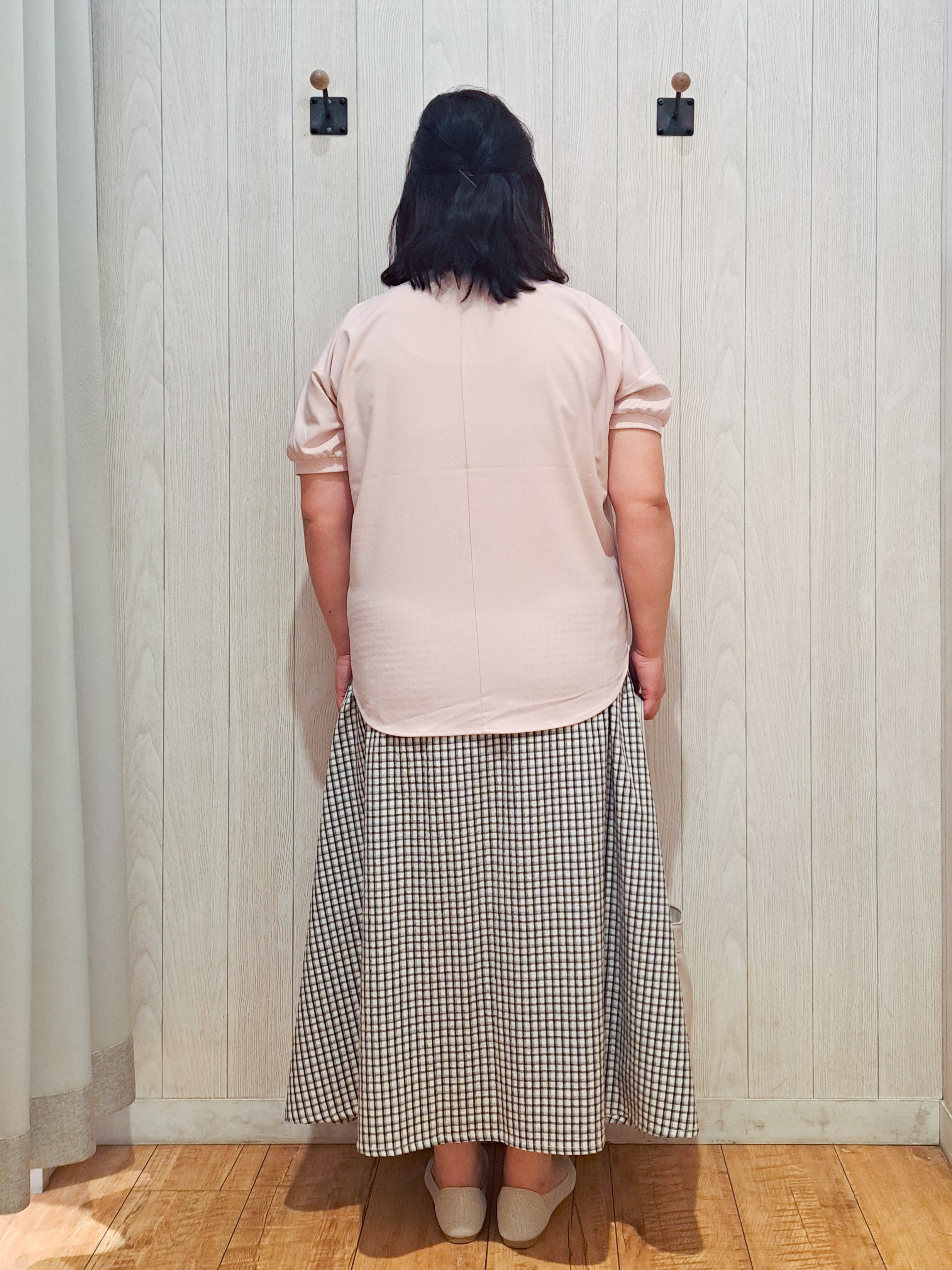 kotomiさんの「SHOO･LA･RUE｜【ひんやり/洗濯後しわになりにくい】インせず着られる さらっとタッチのドルマンブラウス」を使ったコーディネート