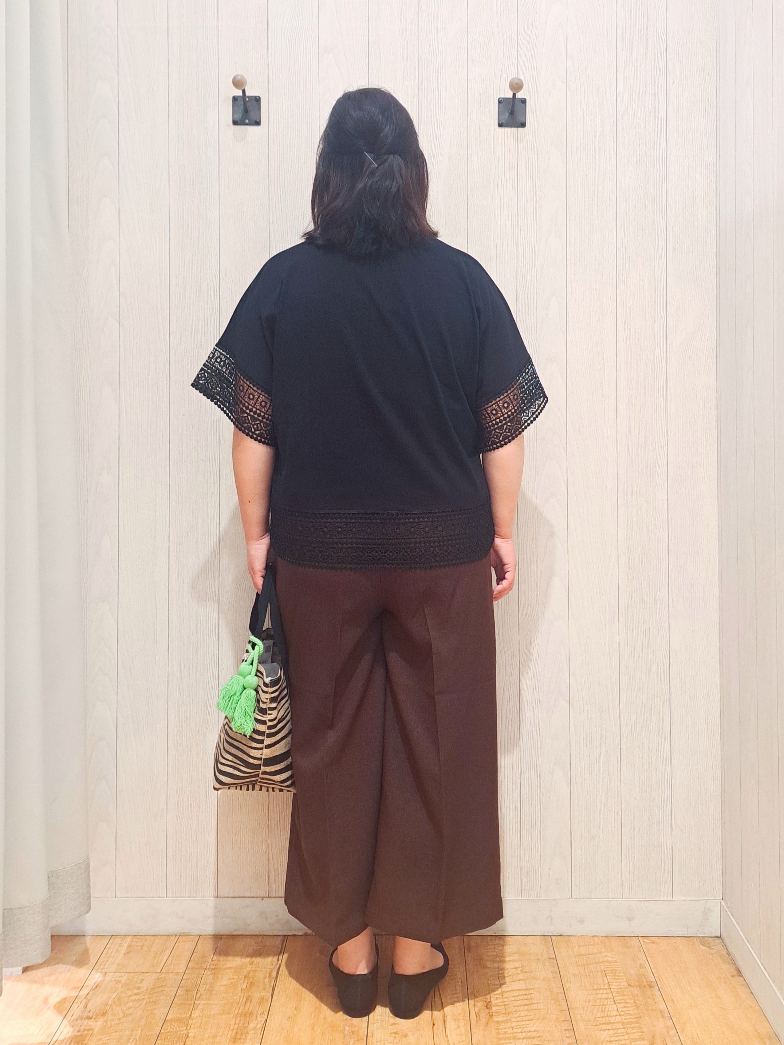 kotomiさんの「SHOO･LA･RUE｜【洗濯機可/ひんやり/体型カバー/S-LL】レース使いがポイント デザインTシャツ」を使ったコーディネート