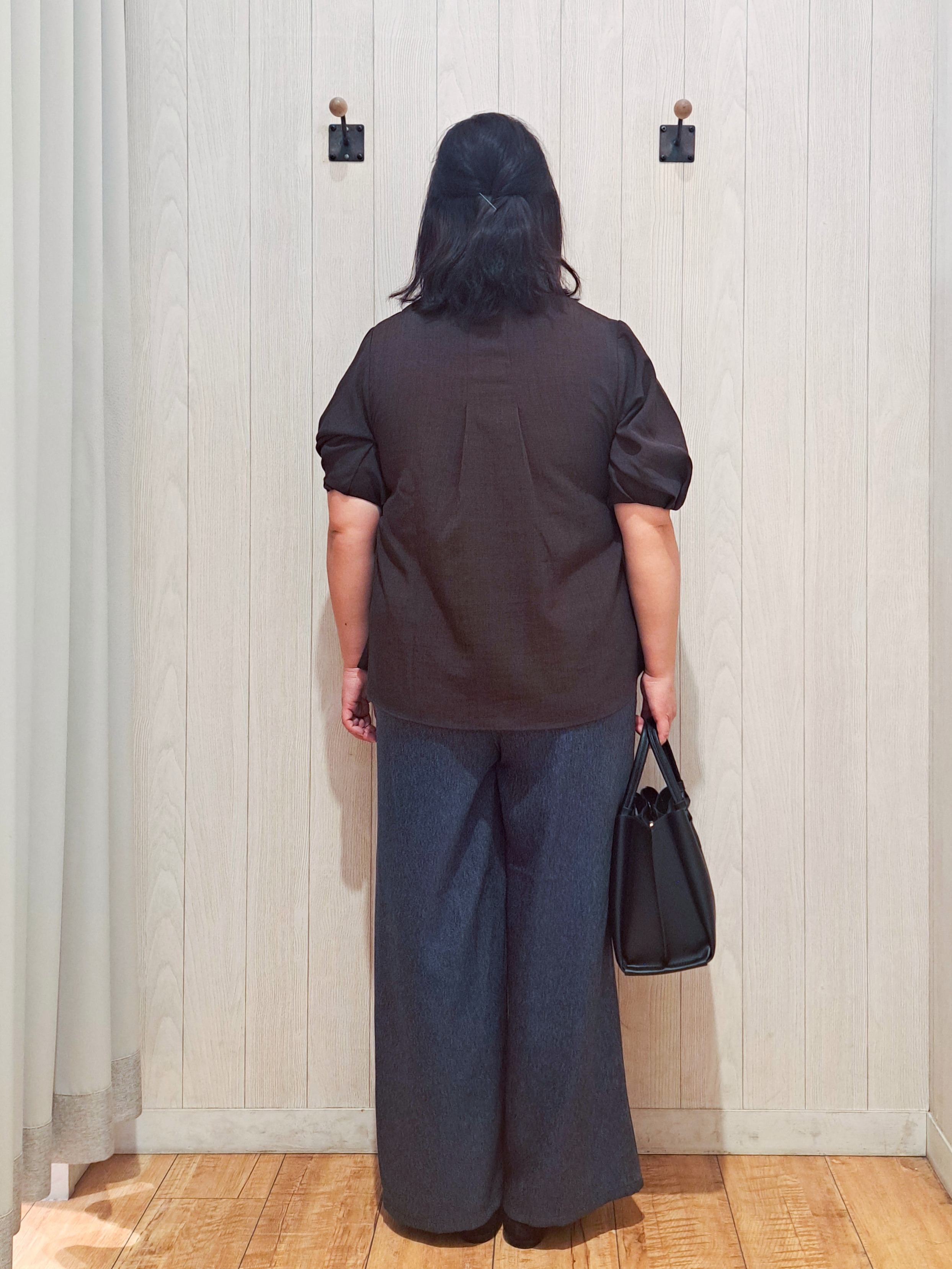 kotomiさんの「SHOO･LA･RUE｜【高レビュー/洗濯後しわになりにくい/インせず着られる】自然に体型カバー 麻調ペプラムブラウス」を使ったコーディネート