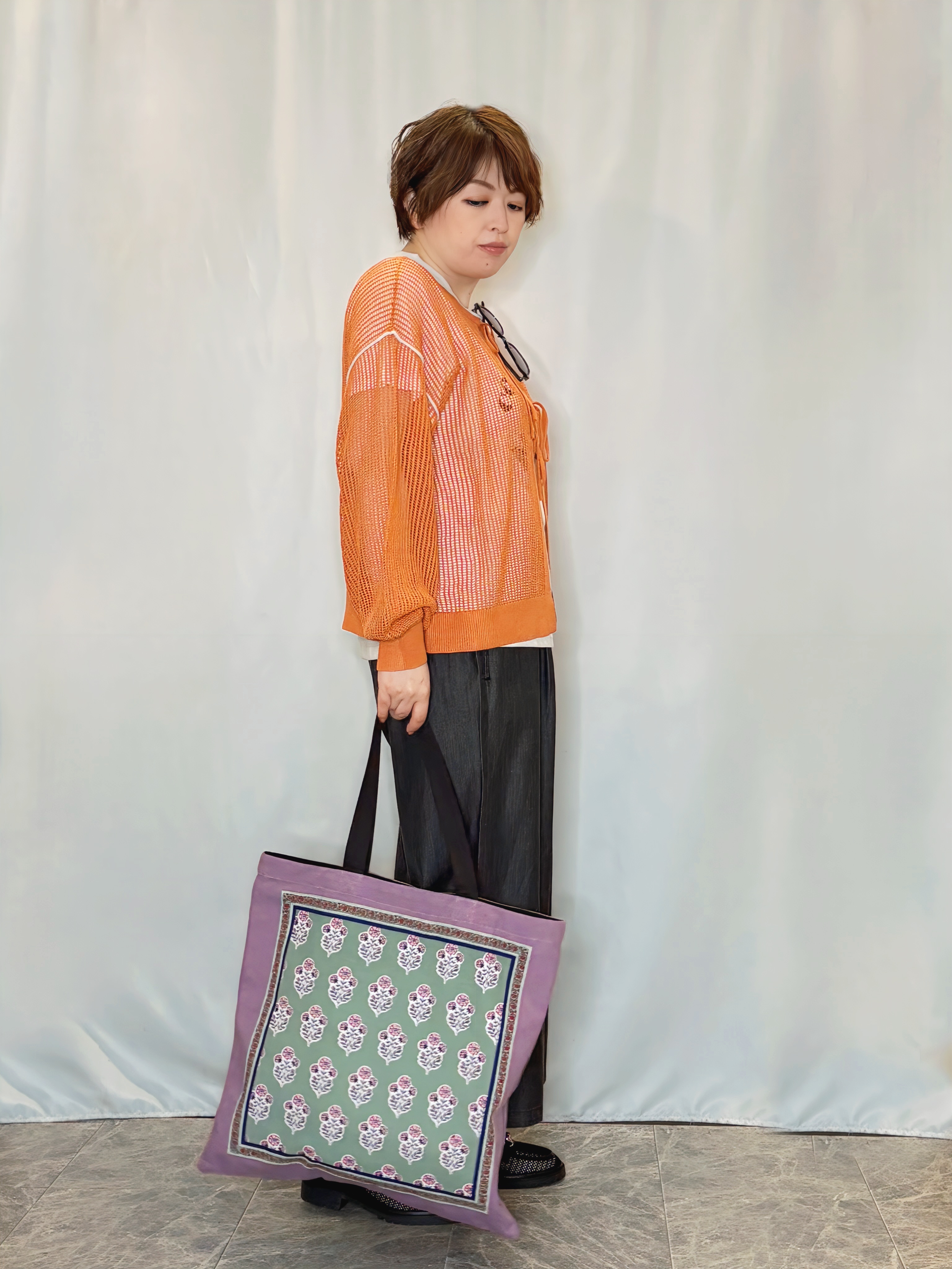 たみさんの「SHOO･LA･RUE｜【2点セット/洗濯機可/S-LL】時短でこなれ見え カーデにもなる2WAYメッシュニット+半袖ロゴT」を使ったコーディネート