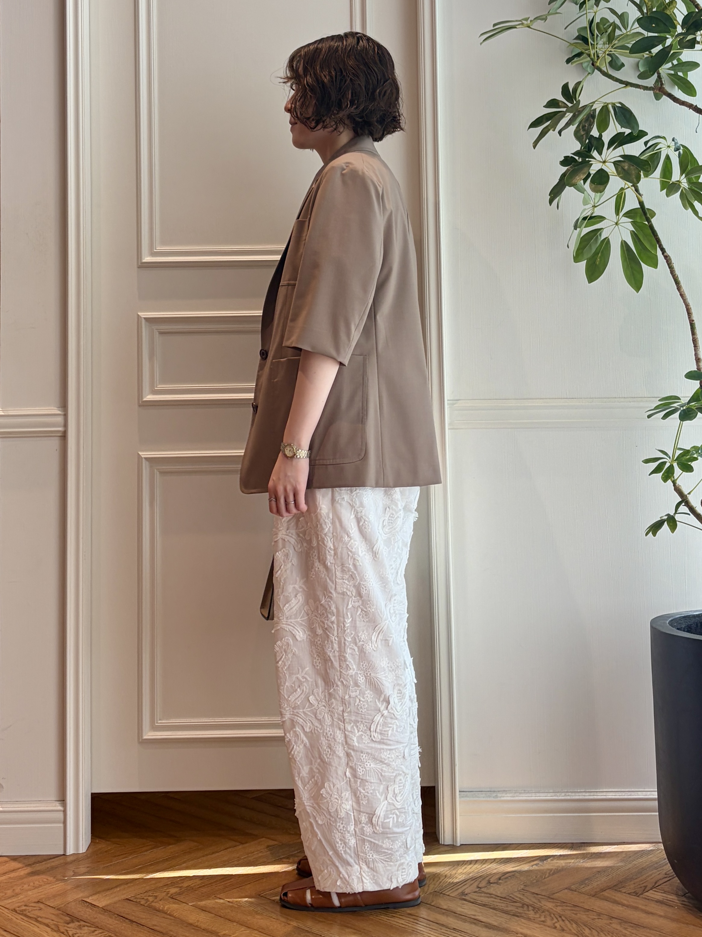 nakaoさんの「DRESSTERIOR｜【ウォッシャブル/ウエストゴム】コットンエンブロイダリー イージーパンツ」を使ったコーディネート