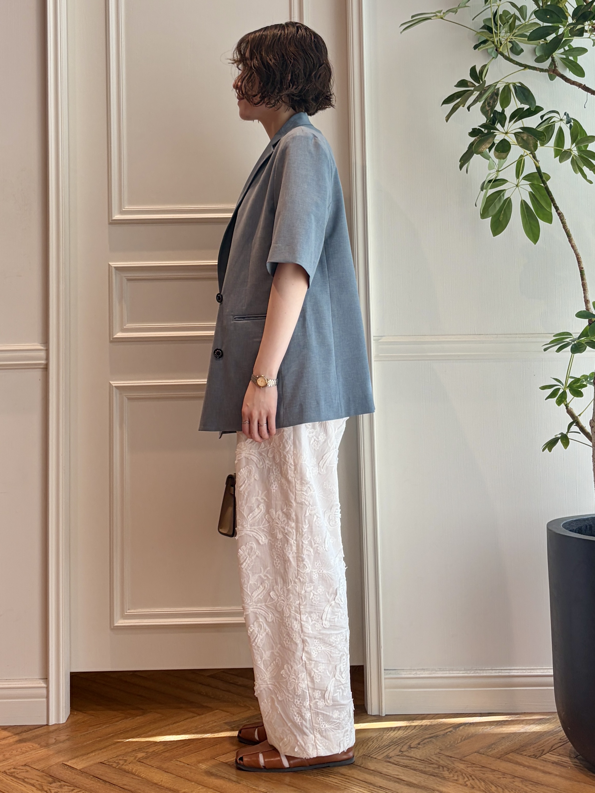 nakaoさんの「DRESSTERIOR｜【ウォッシャブル/ウエストゴム】コットンエンブロイダリー イージーパンツ」を使ったコーディネート