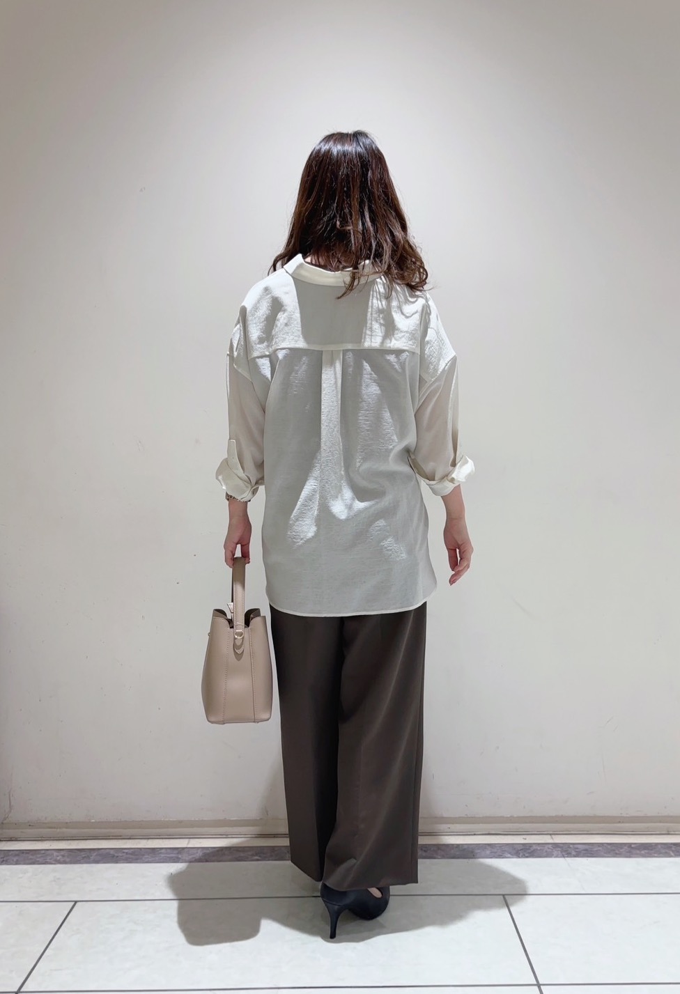 ユナさんの「UNTITLED｜【2WAY/マシンウォッシャブル】カシュクールデザインシャツ」を使ったコーディネート