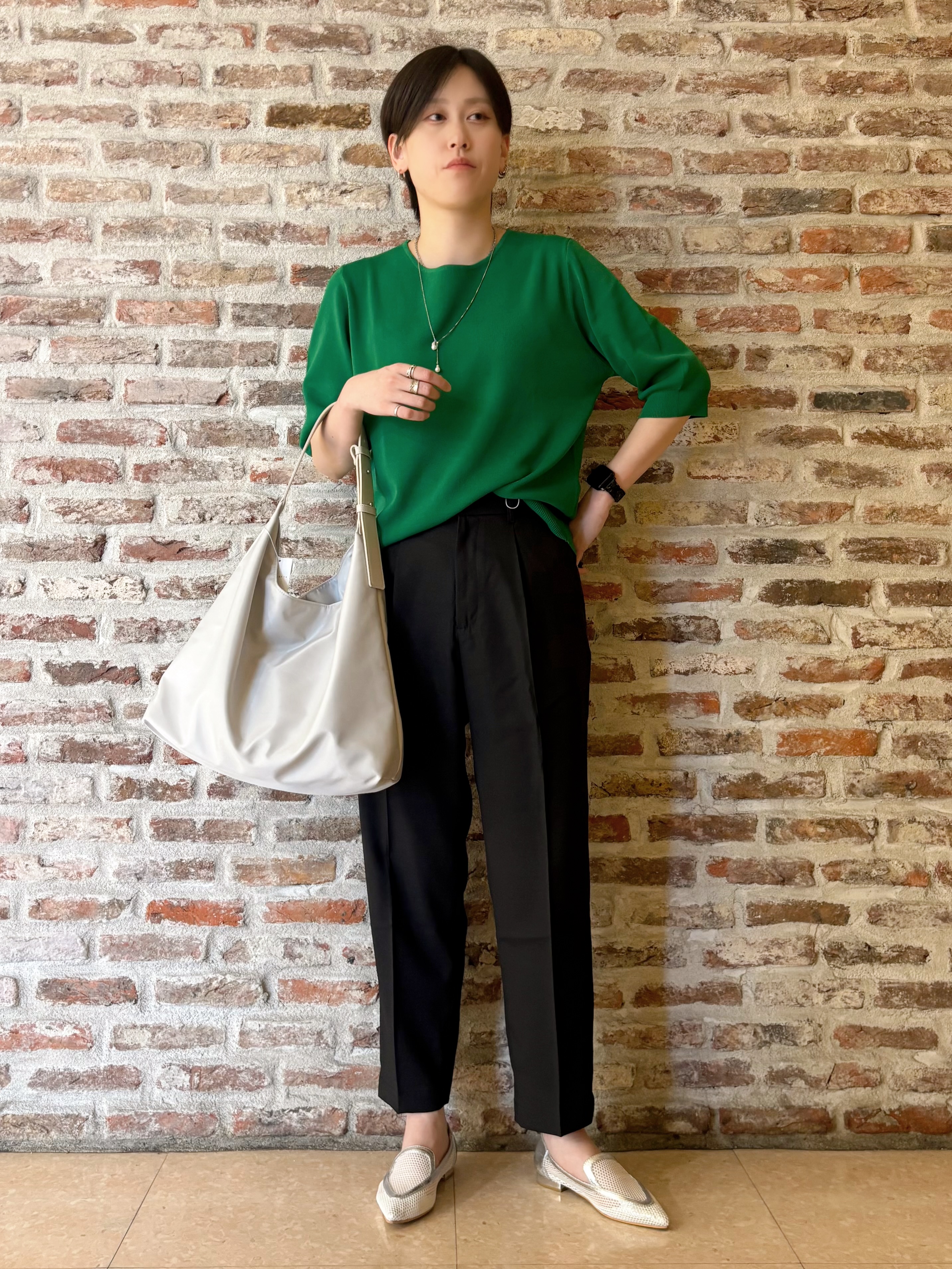 しばさんの「THE SHOP TK｜【S-XL/ひんやりタッチ】美しさ際立つ 6分袖ニット 洗濯機OK/UVケア/毛玉になりにくい」を使ったコーディネート