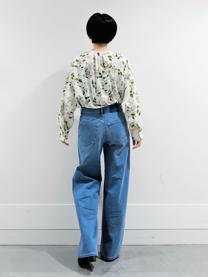 ミズタさんの「UNTITLED｜【定番人気/はっ水/洗える】タスランショートトレンチコート」を使ったコーディネート