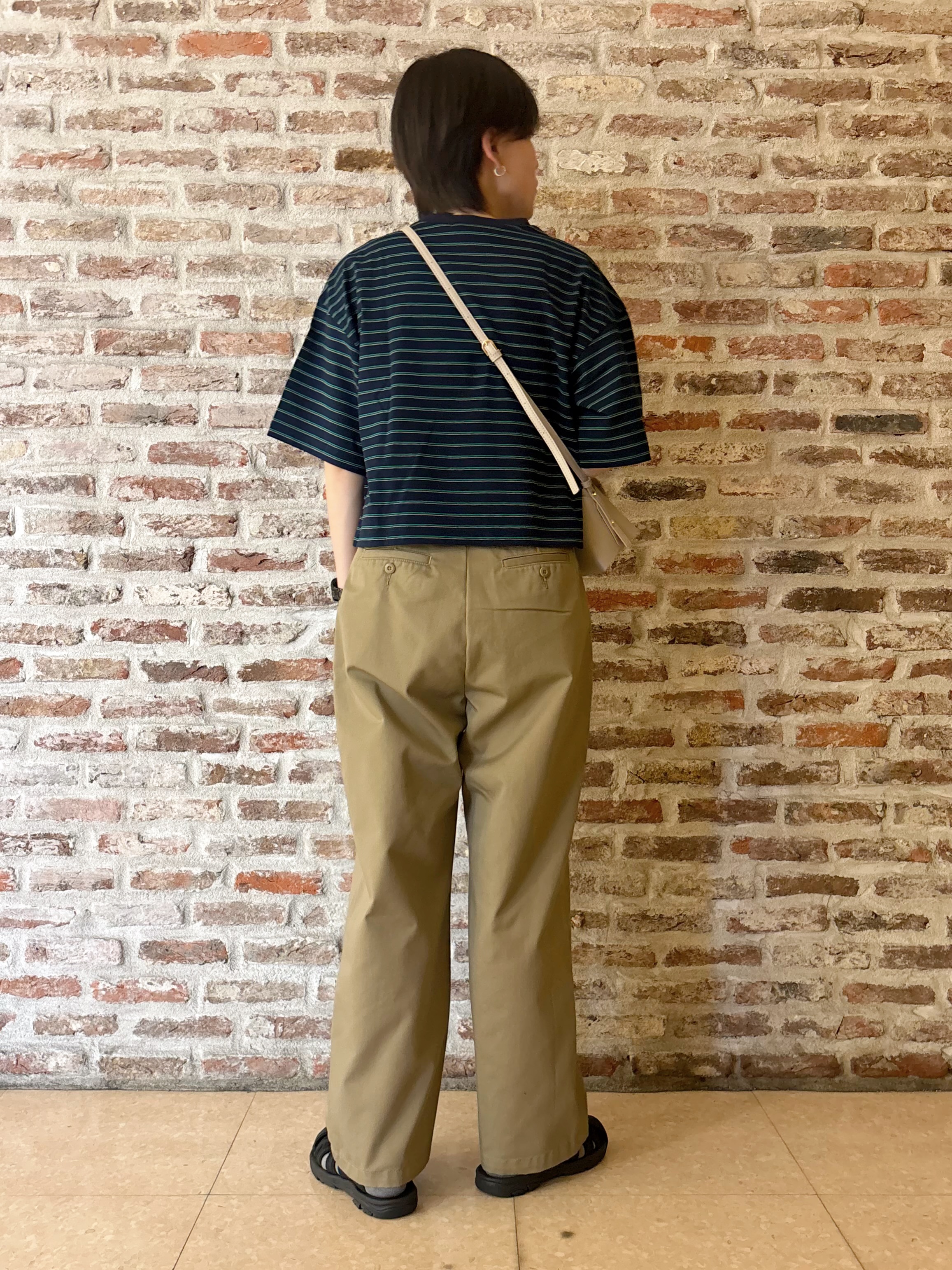 しばさんの「THE SHOP TK｜ワンポイント刺繍マルチボーダーTee」を使ったコーディネート