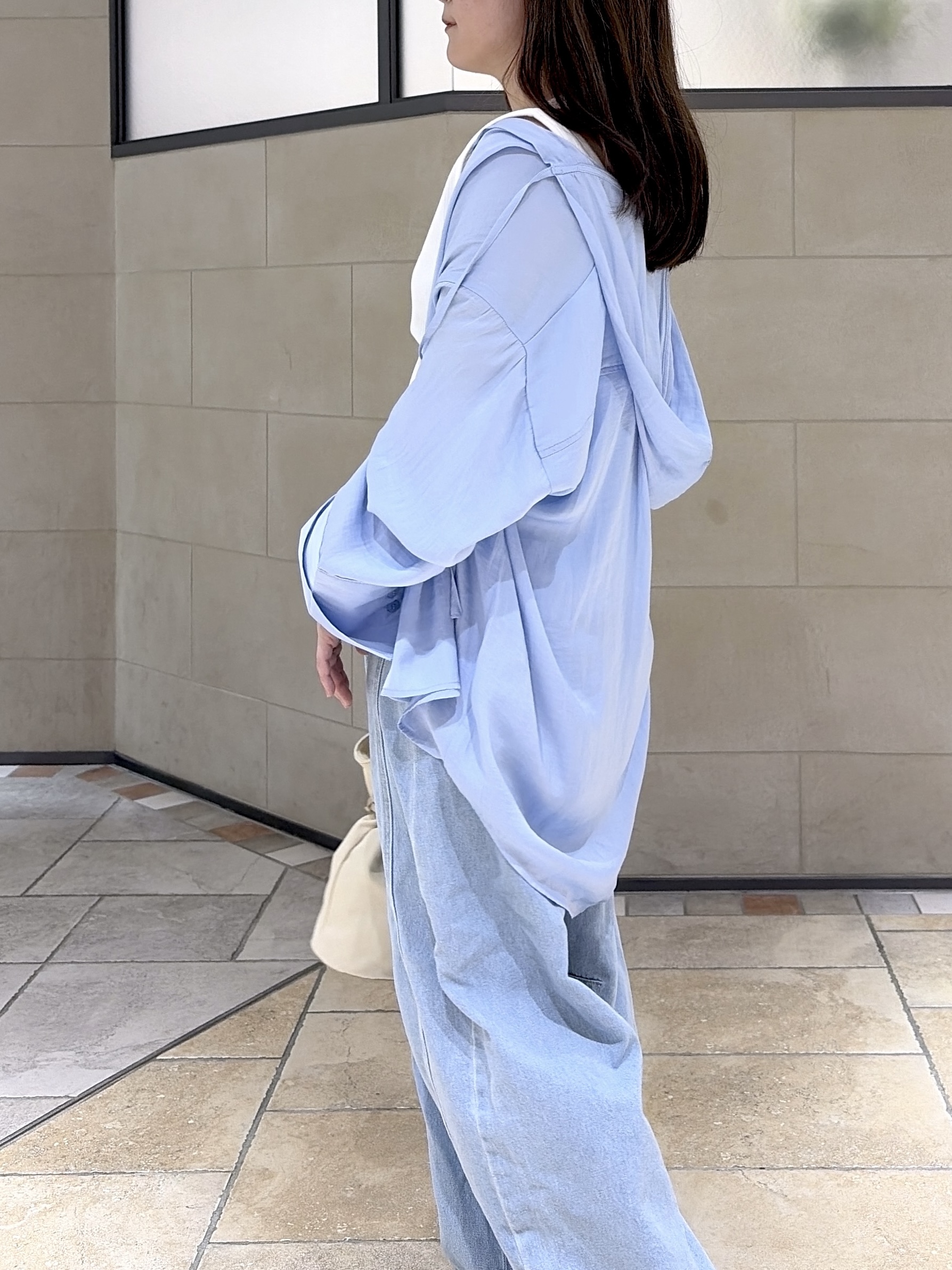 よねさんの「INDIVI｜【一部店舗限定】シアーフードオーバーシャツ」を使ったコーディネート